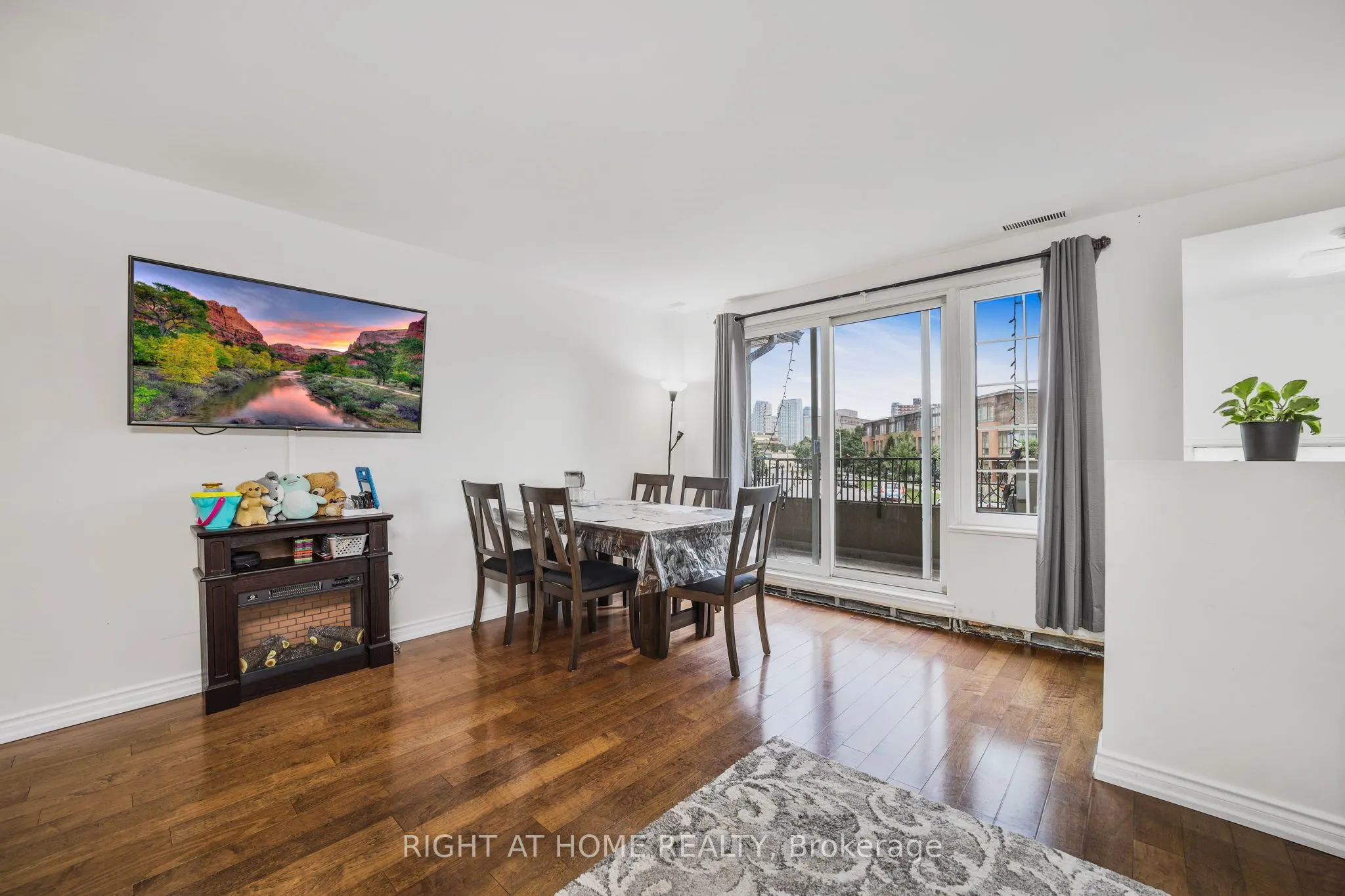 188 Bonis Avenue, #618