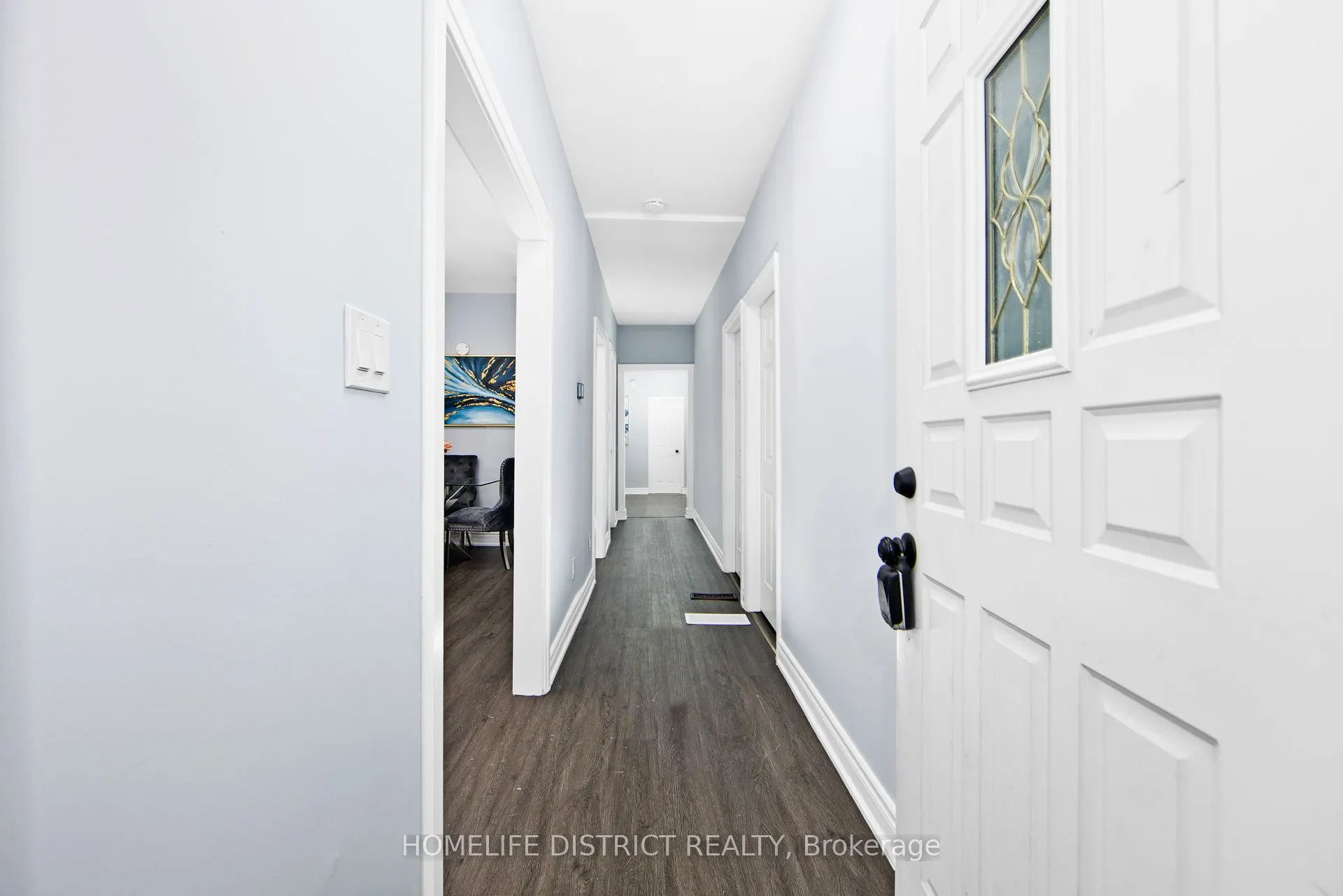 26 Brock Street E