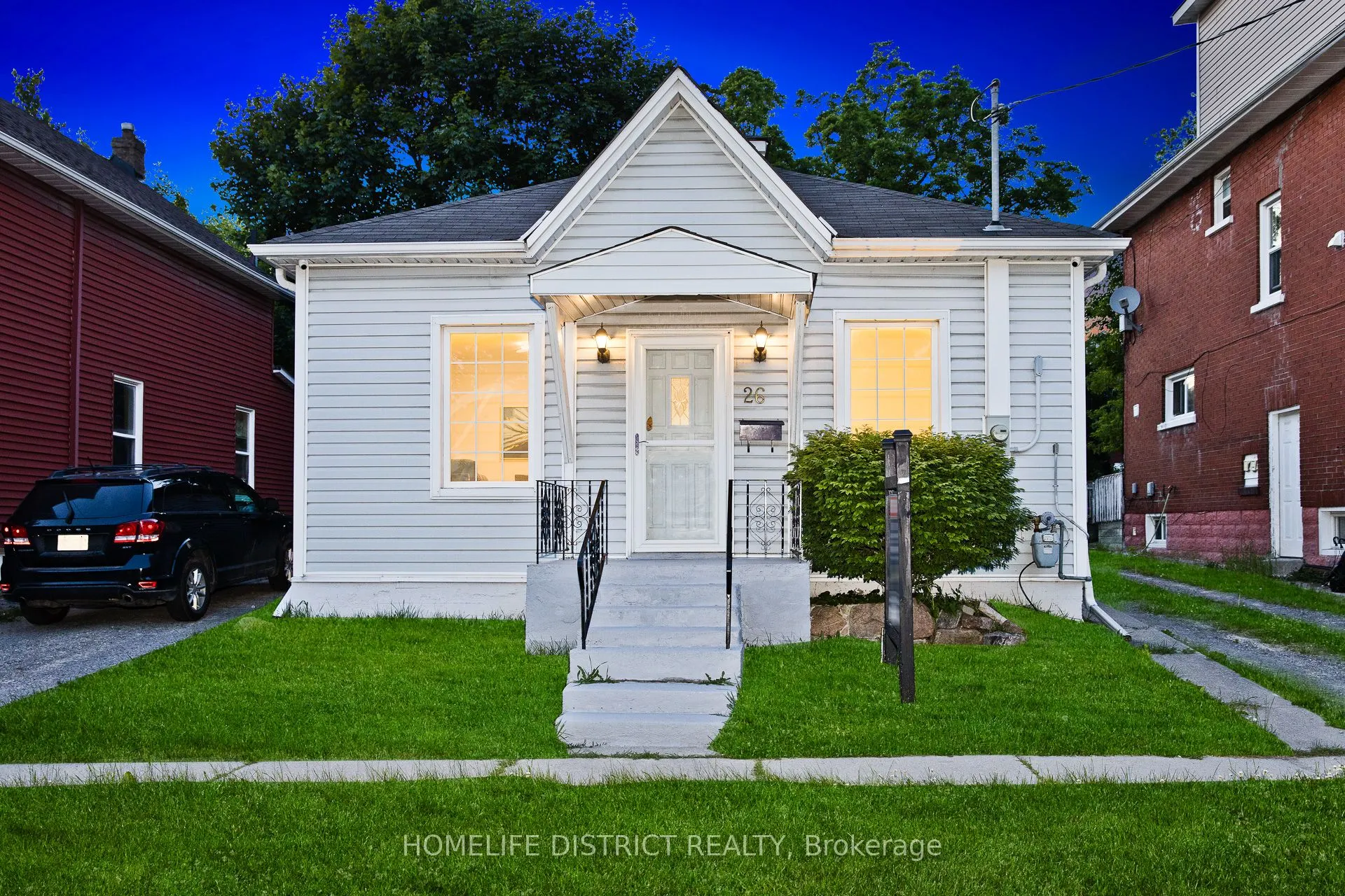 26 Brock Street E