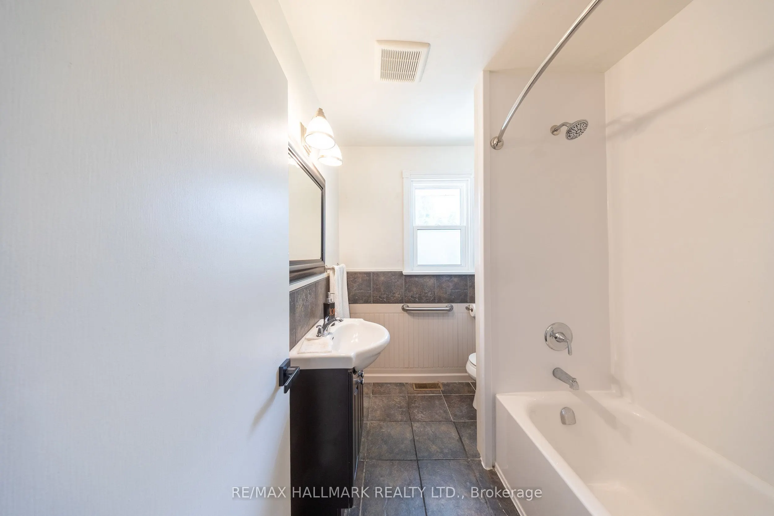 415 Stevenson Road N, #Main