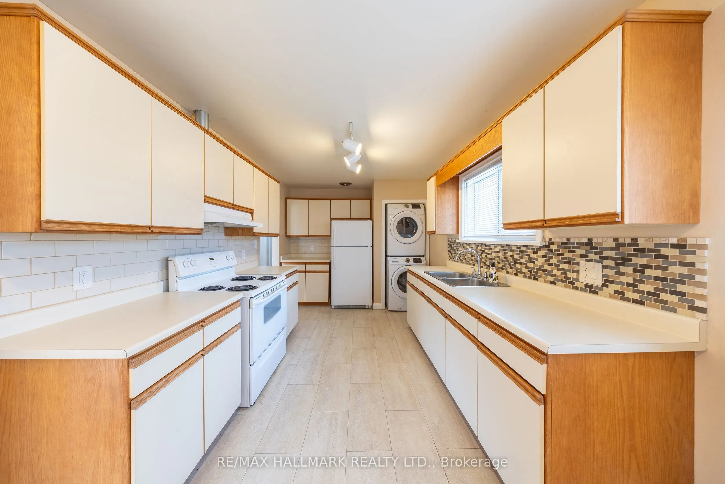 415 Stevenson Road N, #Main