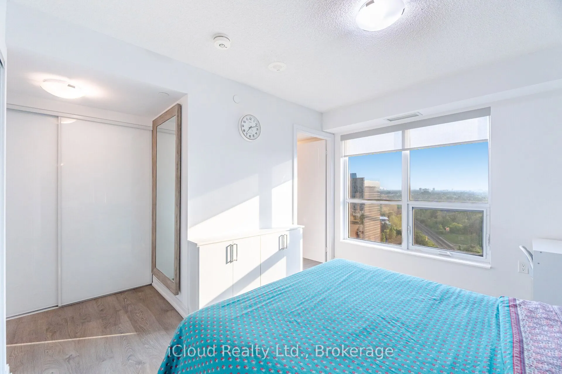 275 Village Green Square, #1722