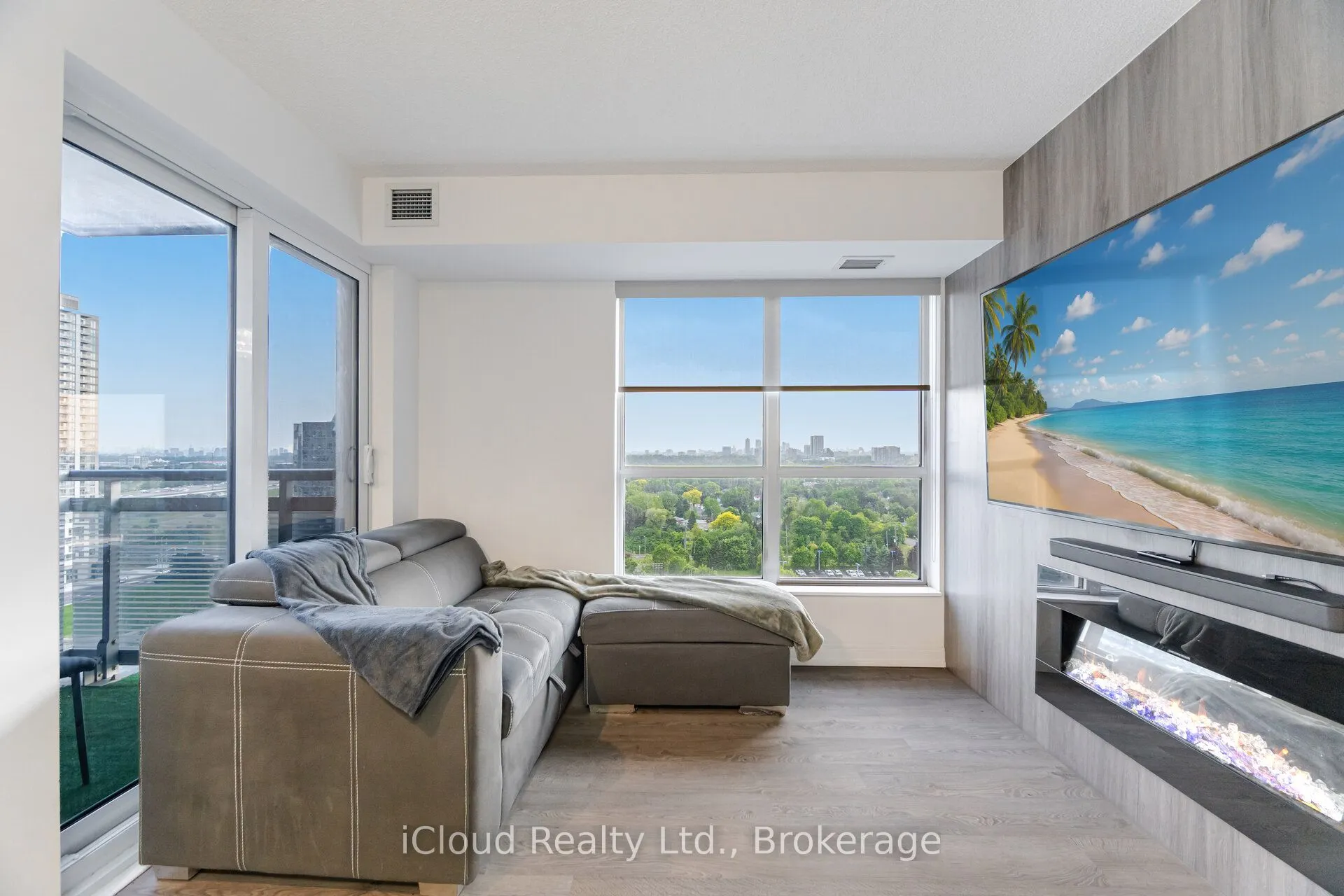 275 Village Green Square, #1722