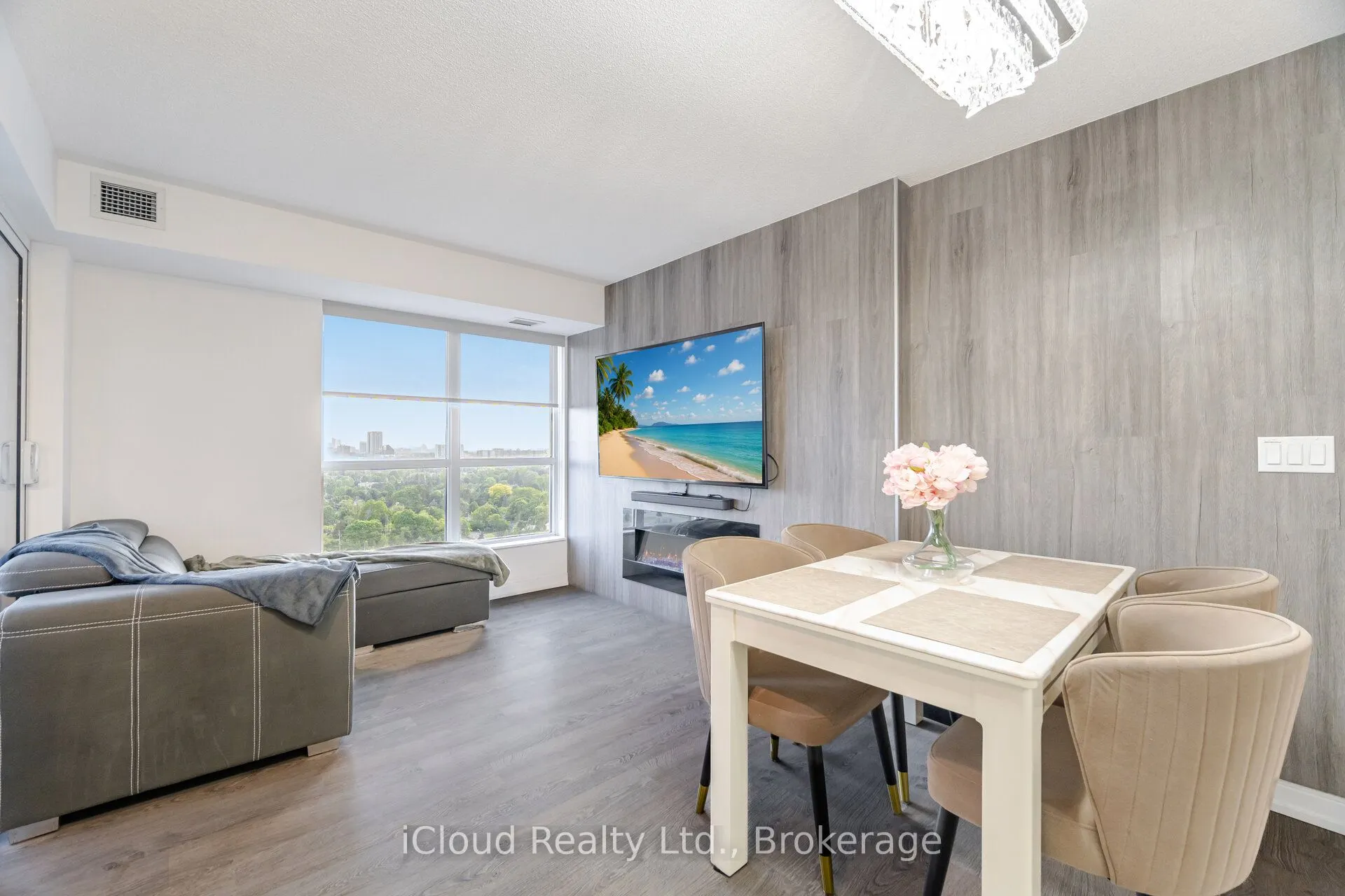 275 Village Green Square, #1722