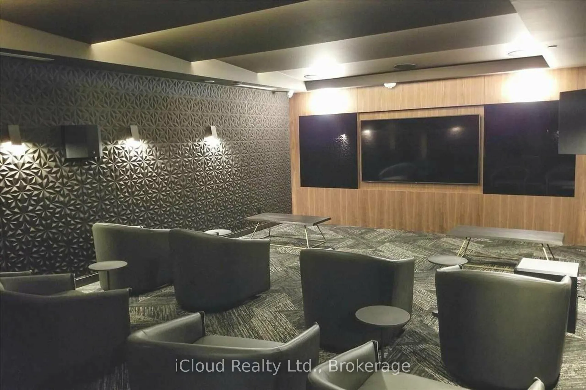 275 Village Green Square, #1722