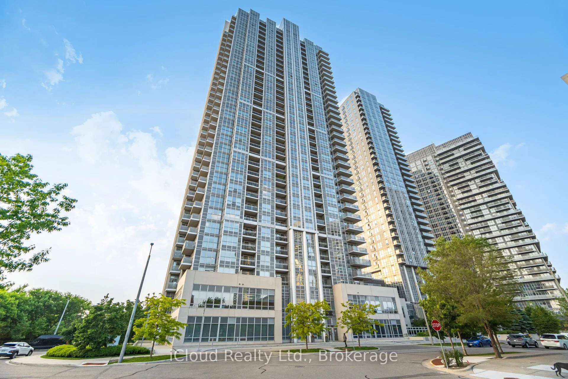 275 Village Green Square, #1722
