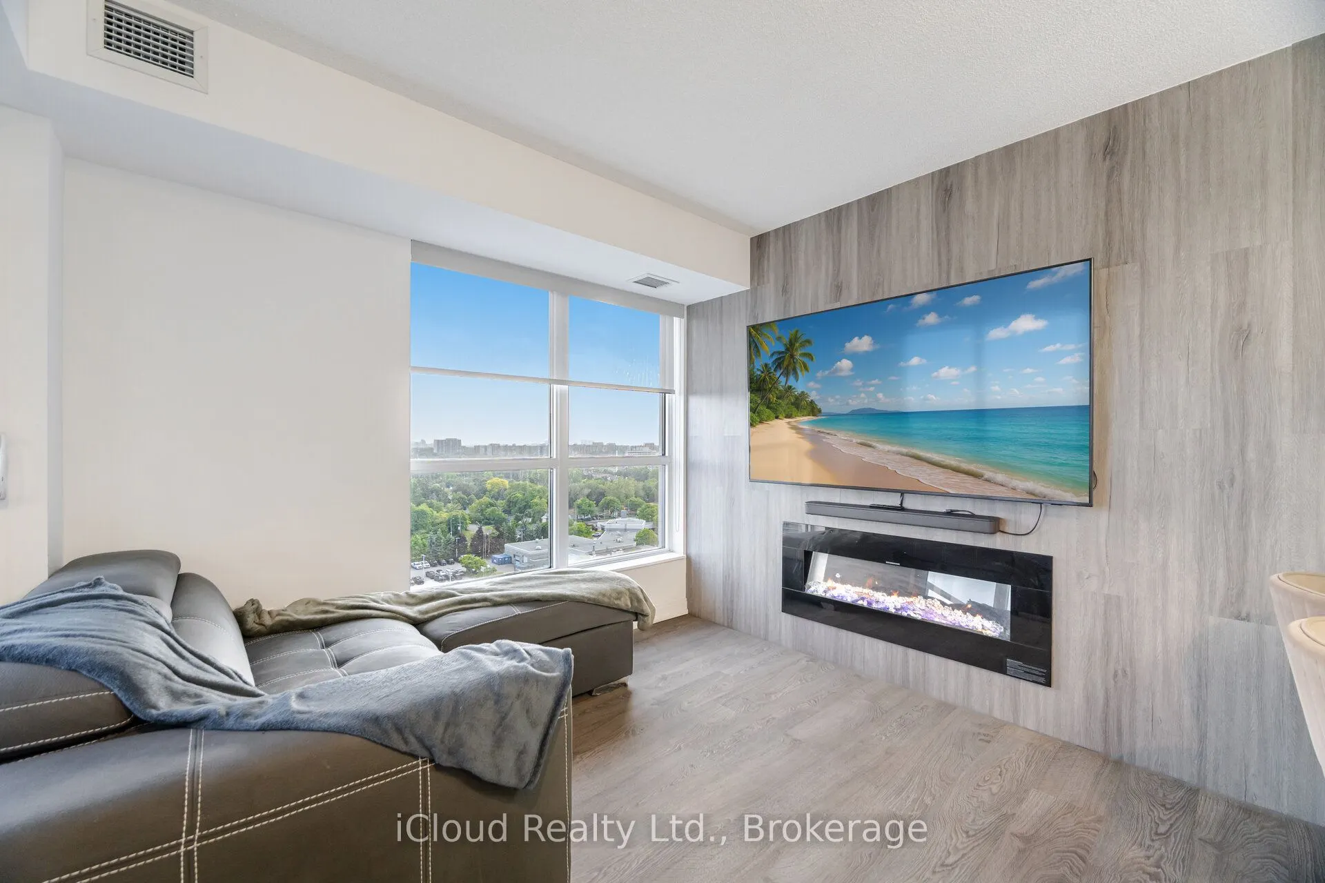 275 Village Green Square, #1722