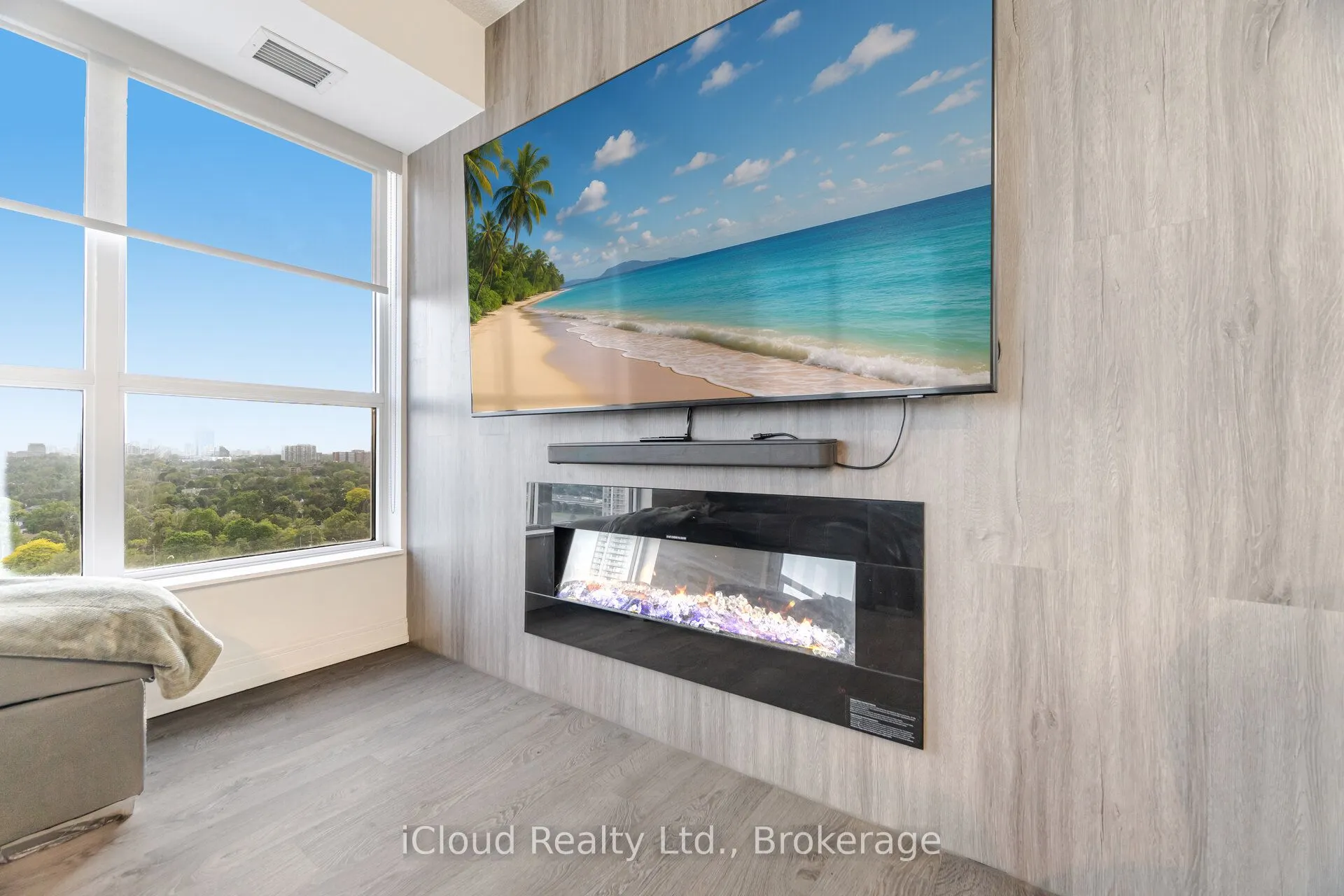 275 Village Green Square, #1722