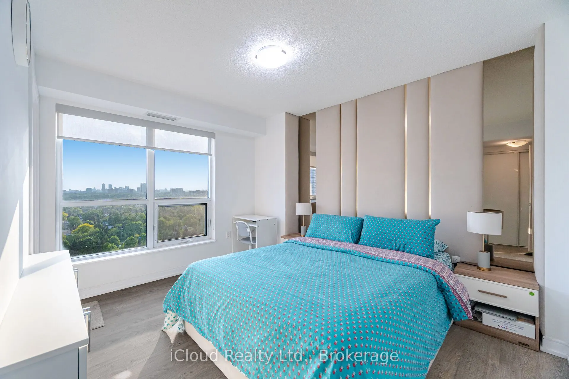 275 Village Green Square, #1722