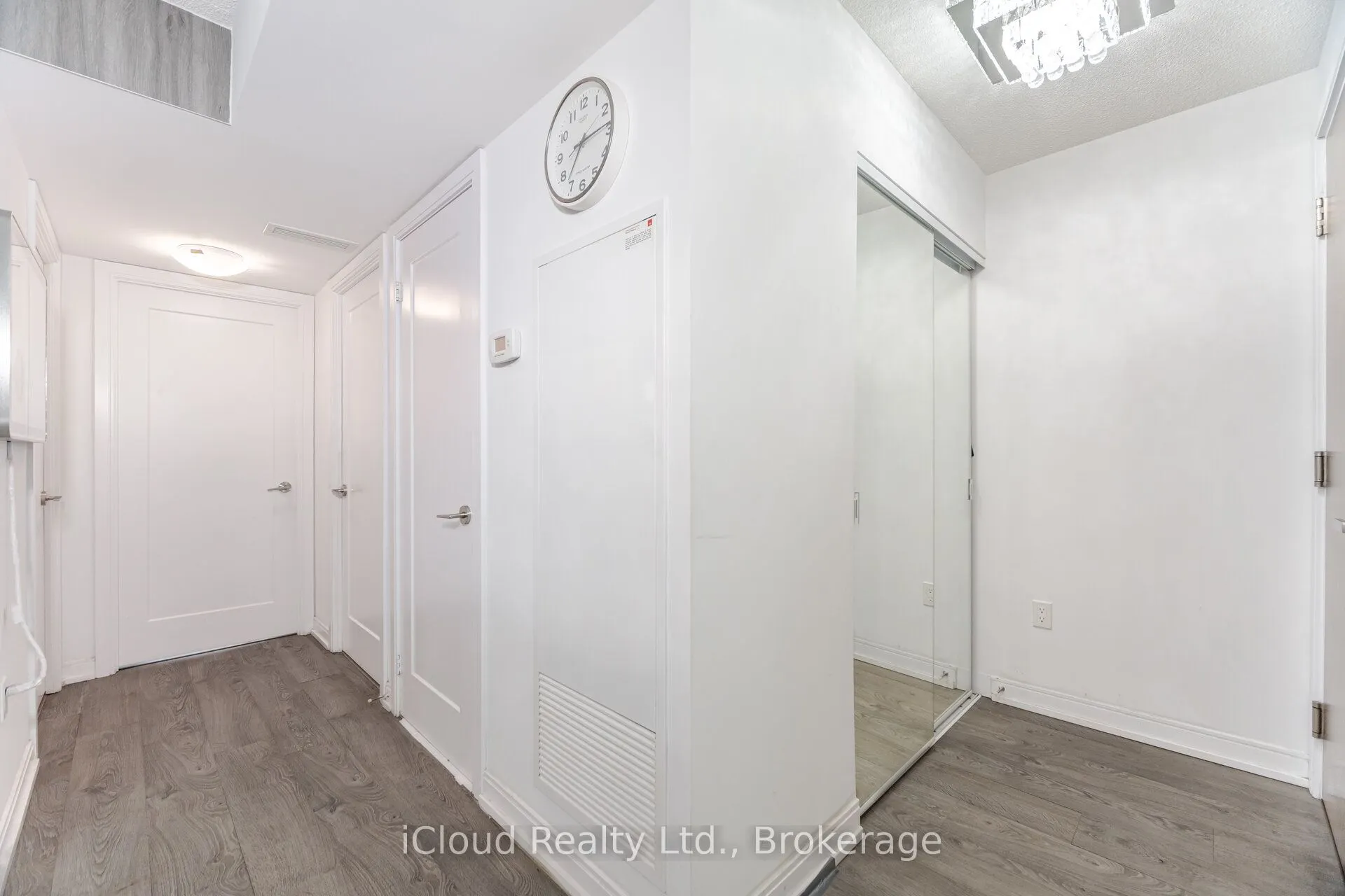 275 Village Green Square, #1722