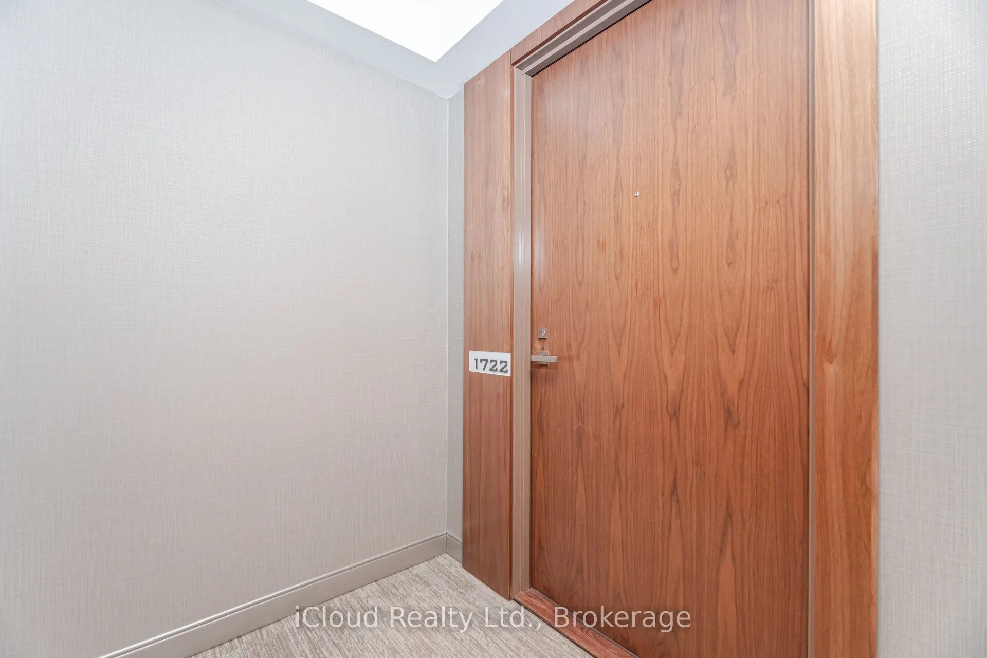 275 Village Green Square, #1722