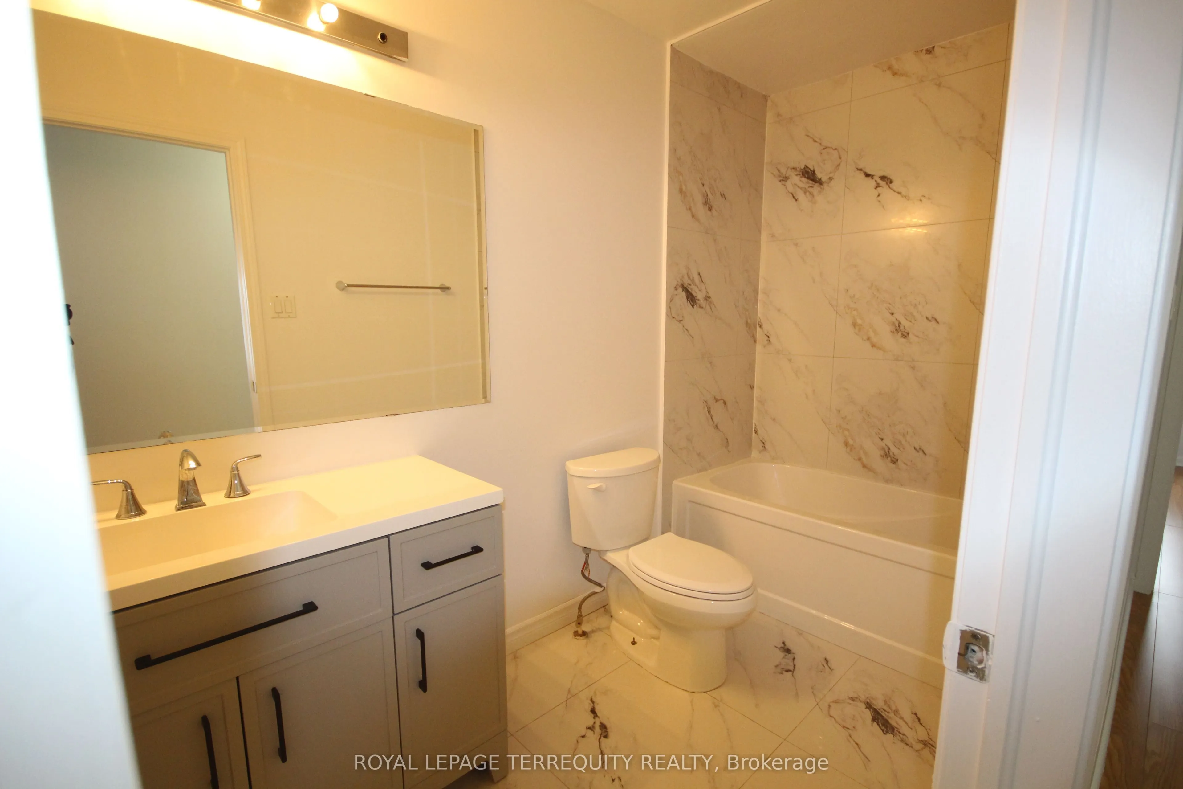 2135 Morningside Avenue, #Main