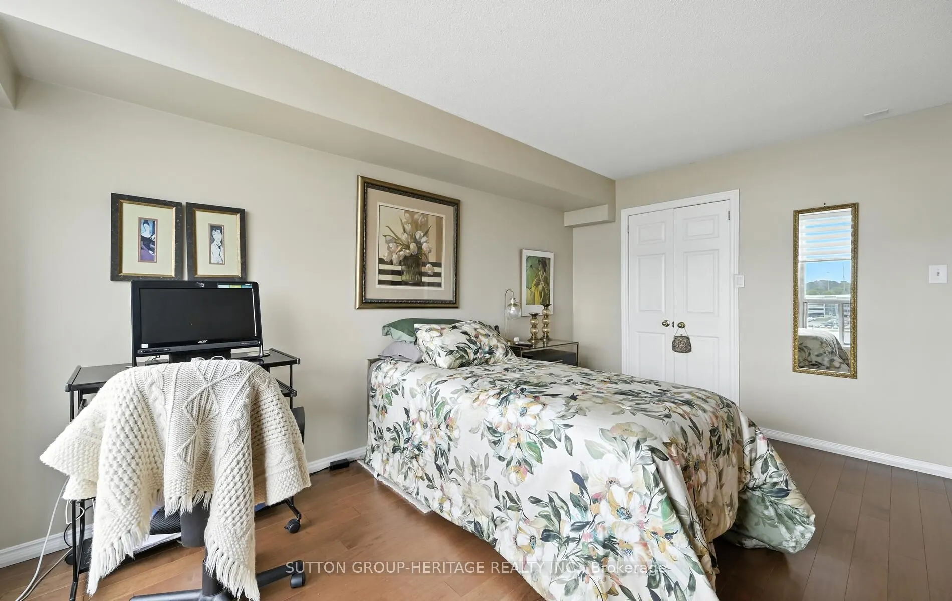 360 Watson Street W, #908