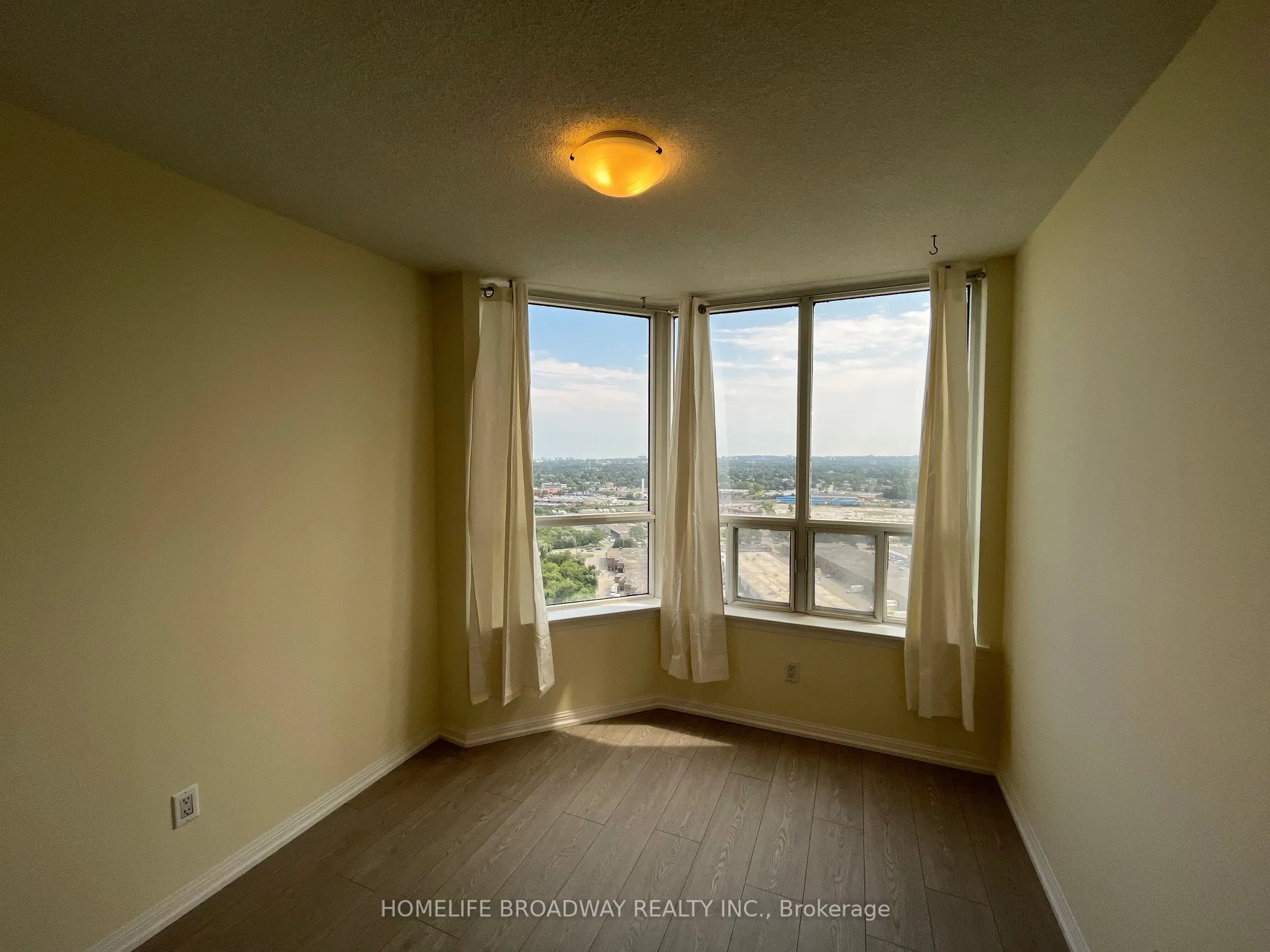 88 Corporate Drive, #2405