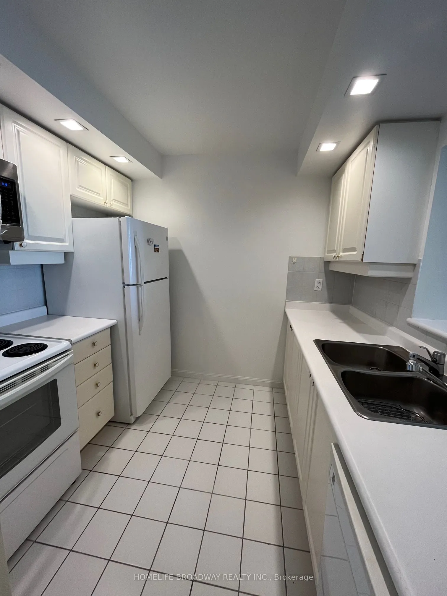 88 Corporate Drive, #2405