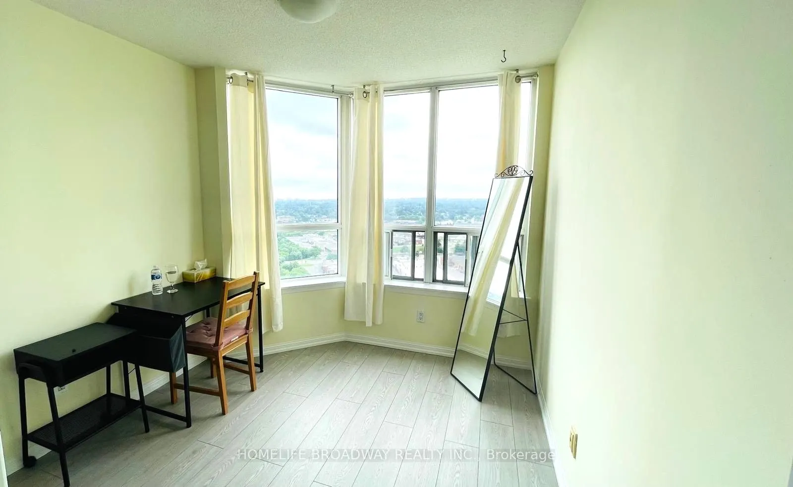 88 Corporate Drive, #2405