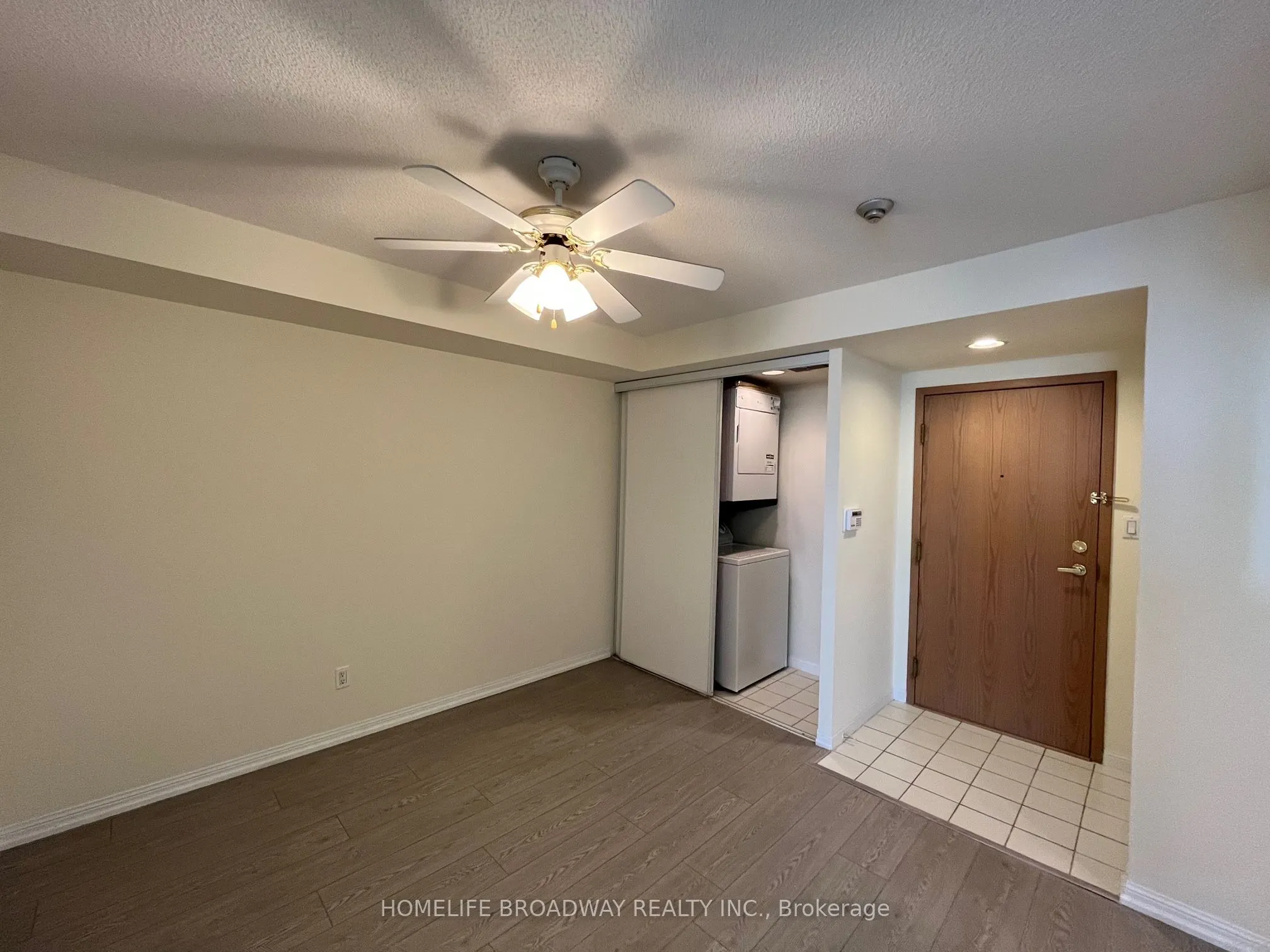 88 Corporate Drive, #2405