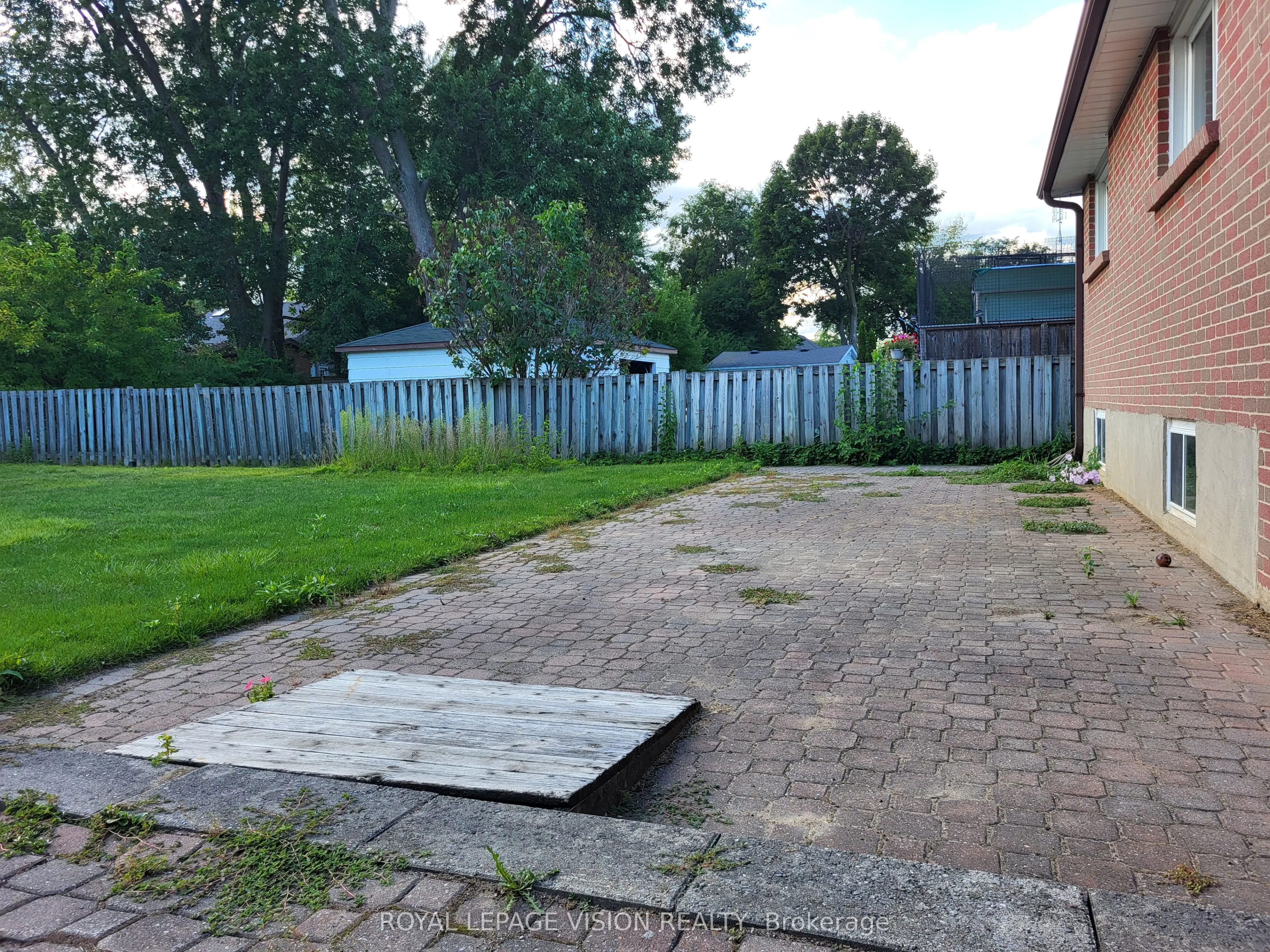 696 Victory Drive