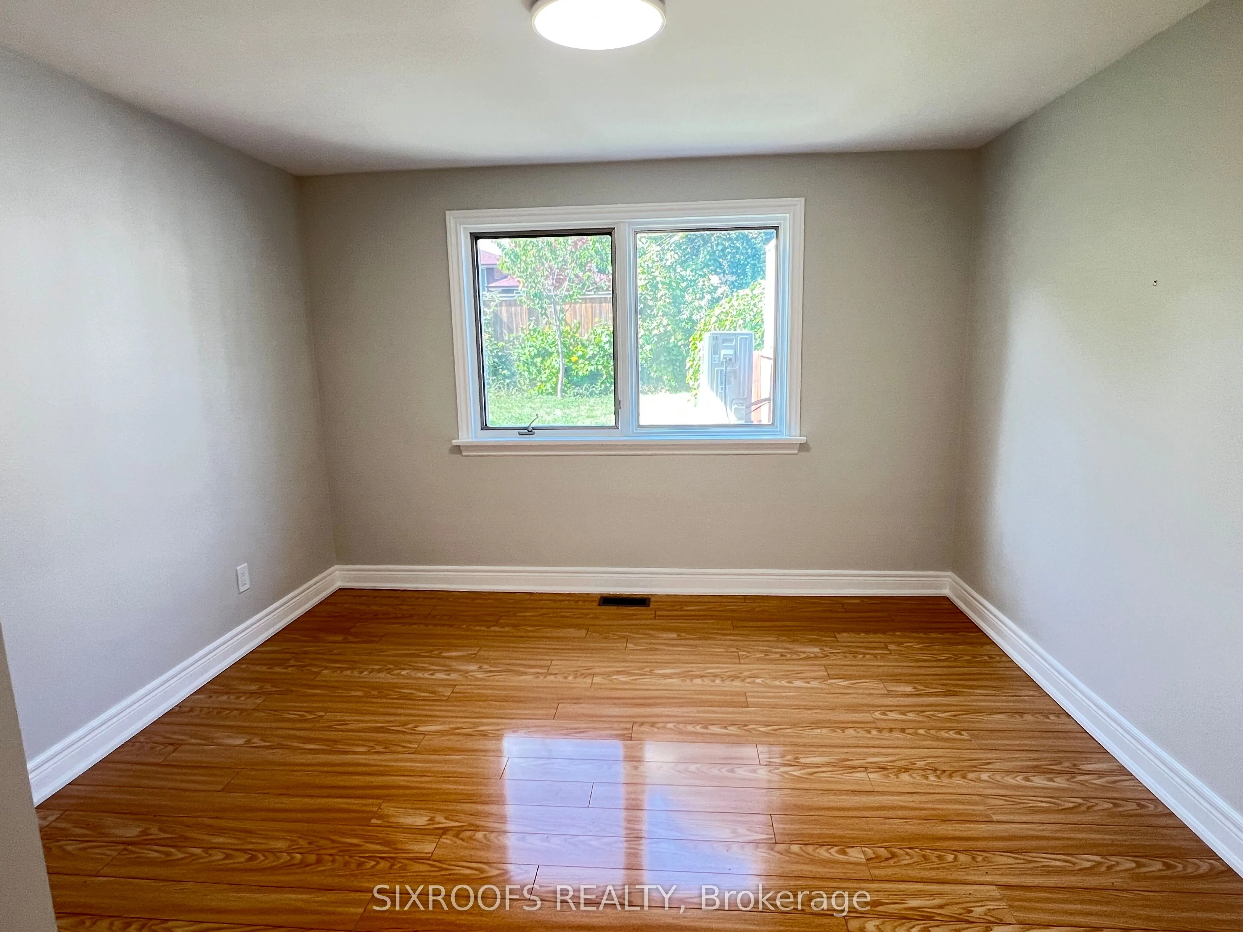 60 Beacham Crescent, #Lower