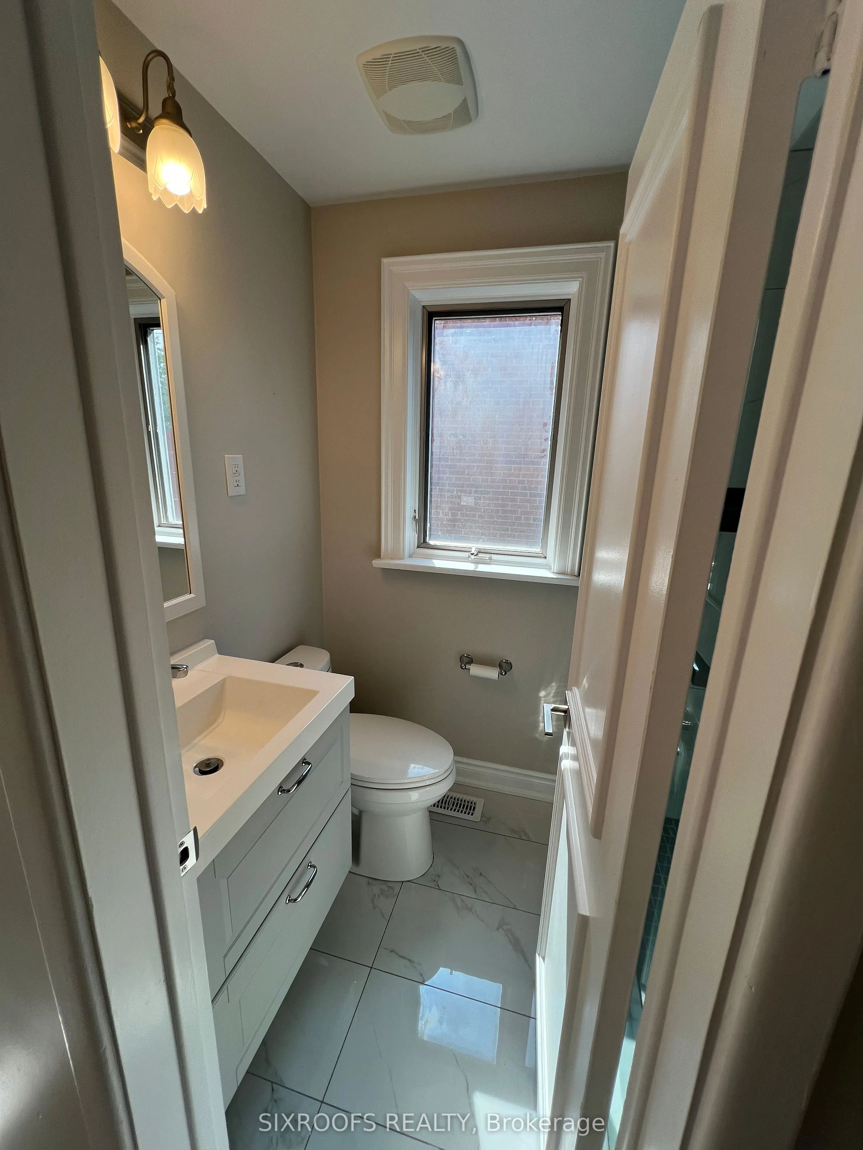 60 Beacham Crescent, #Lower