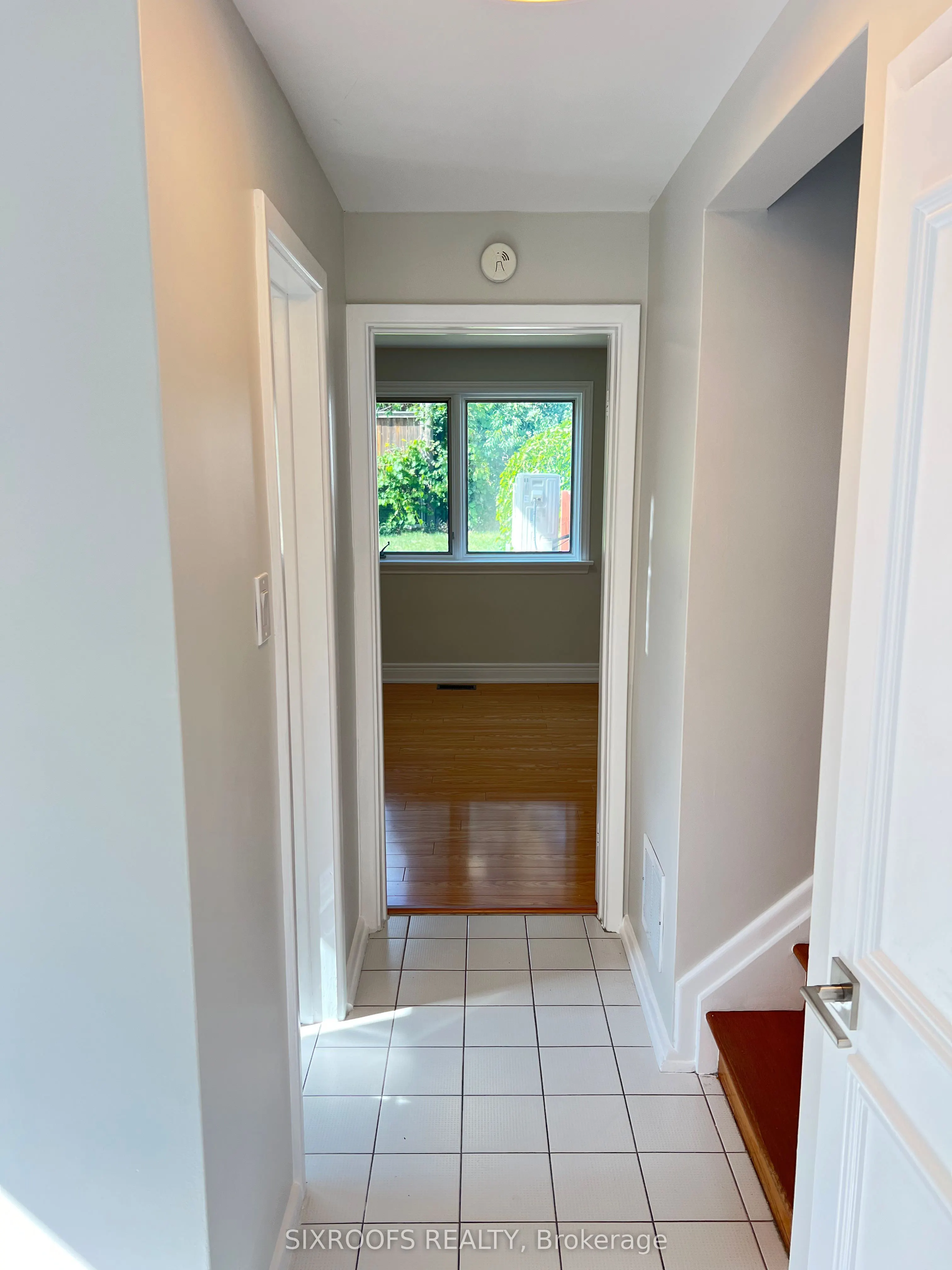 60 Beacham Crescent, #Lower