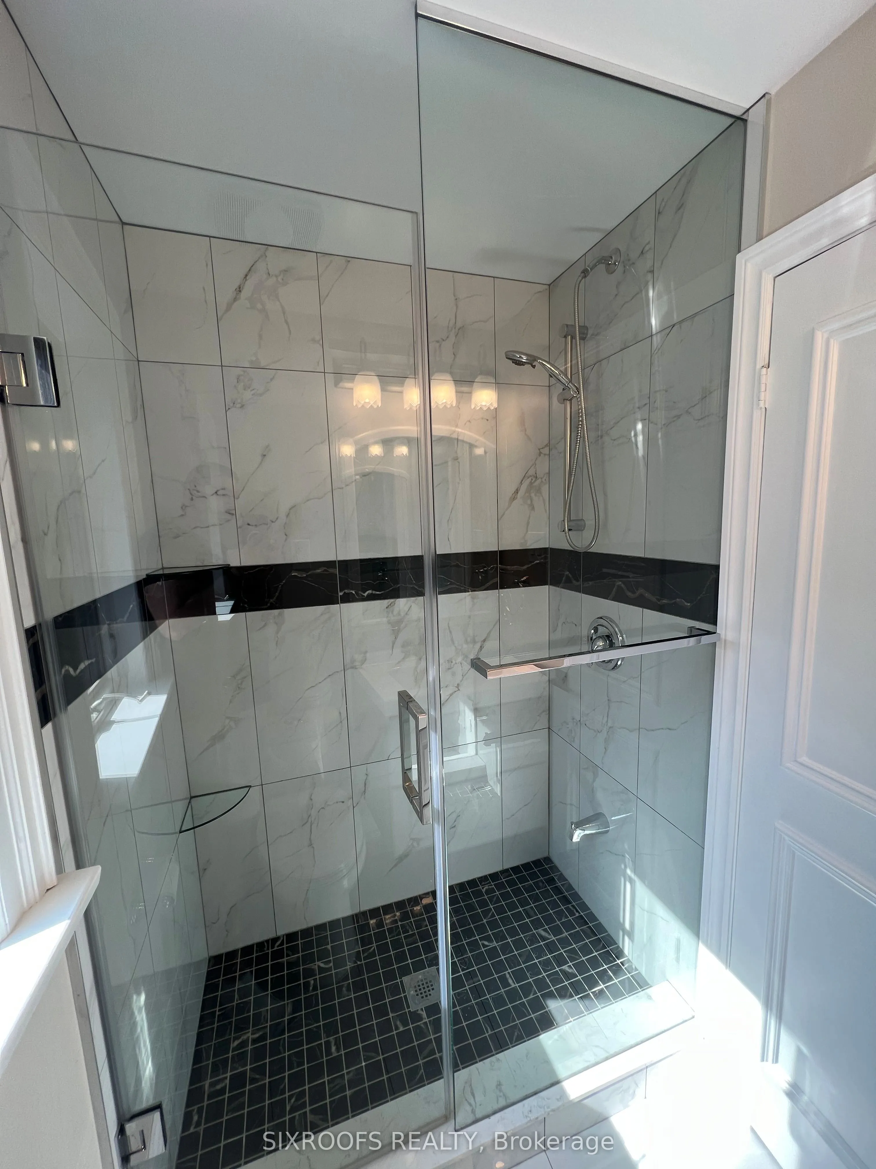60 Beacham Crescent, #Lower