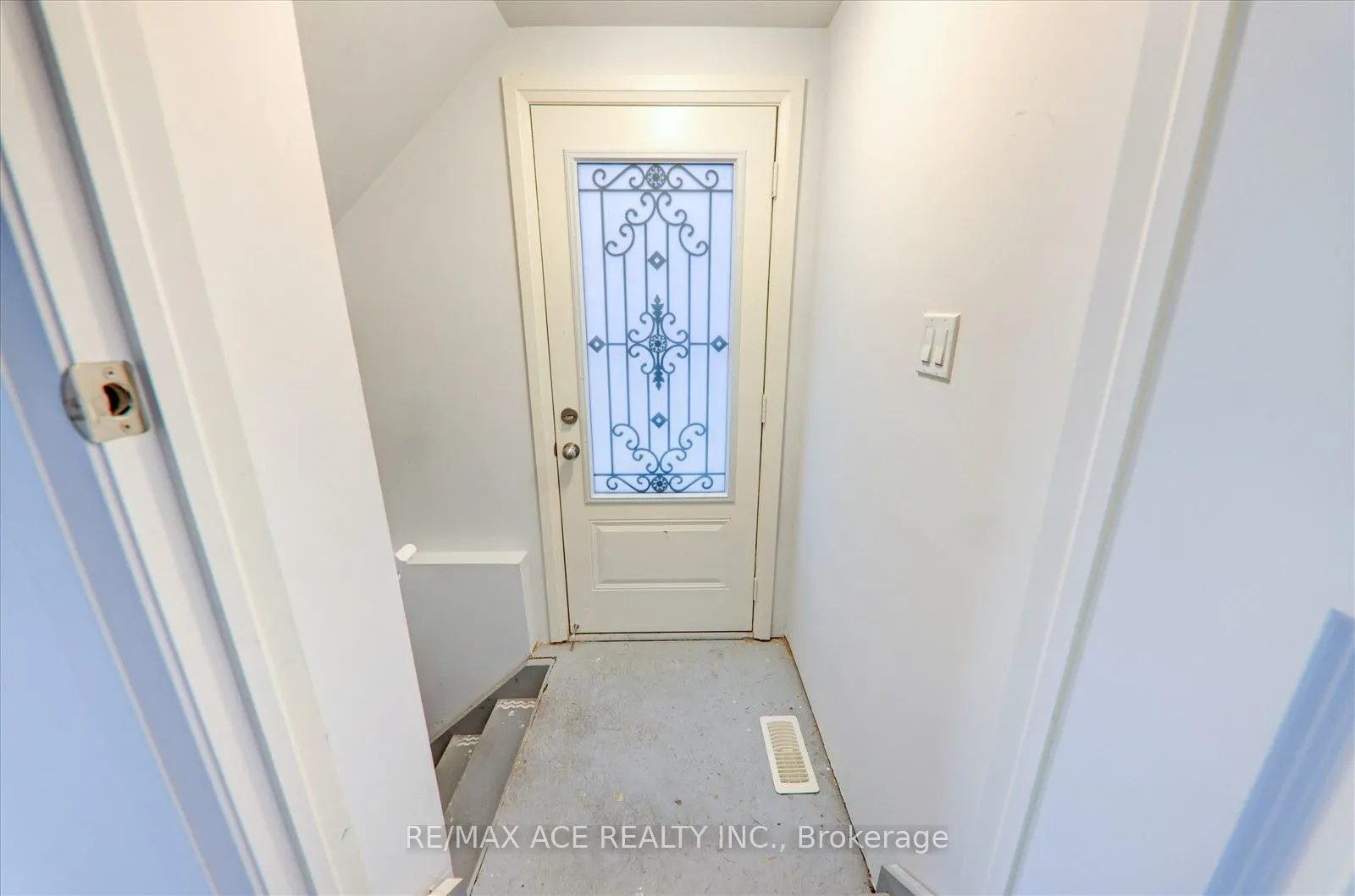 27 Hassard-Short Lane