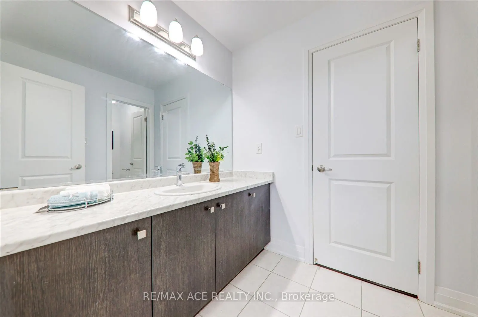 27 Hassard-Short Lane