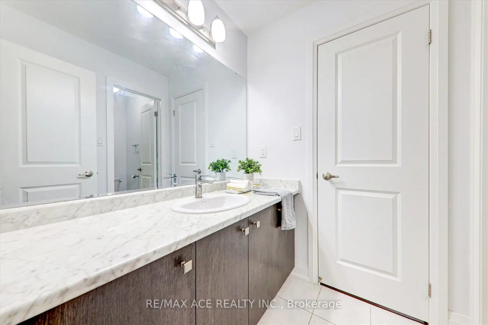 27 Hassard-Short Lane