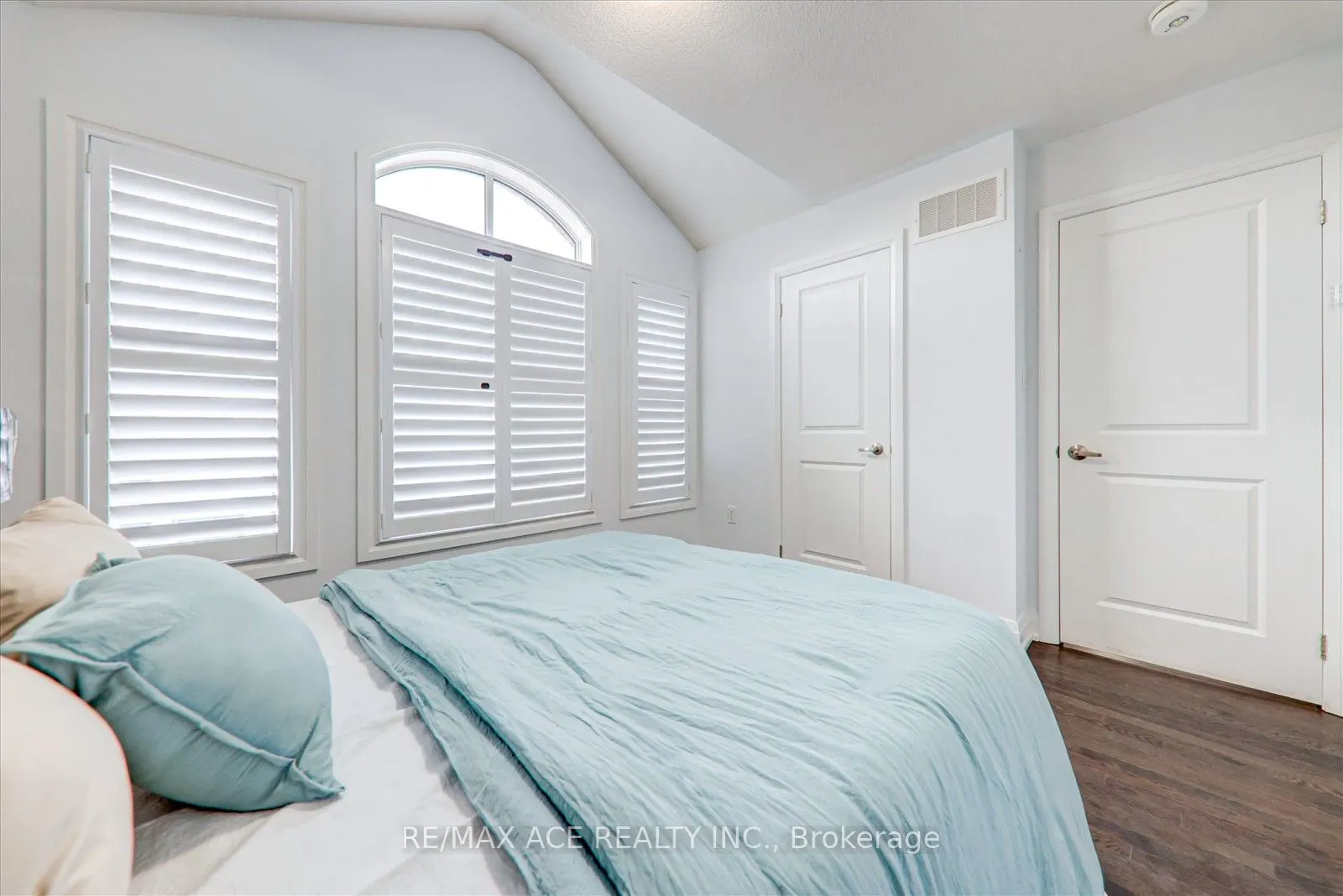 27 Hassard-Short Lane