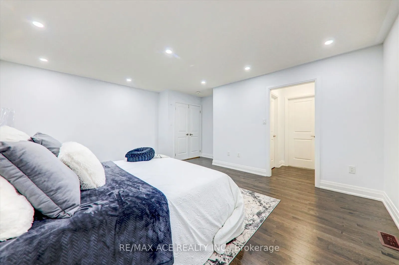 27 Hassard-Short Lane