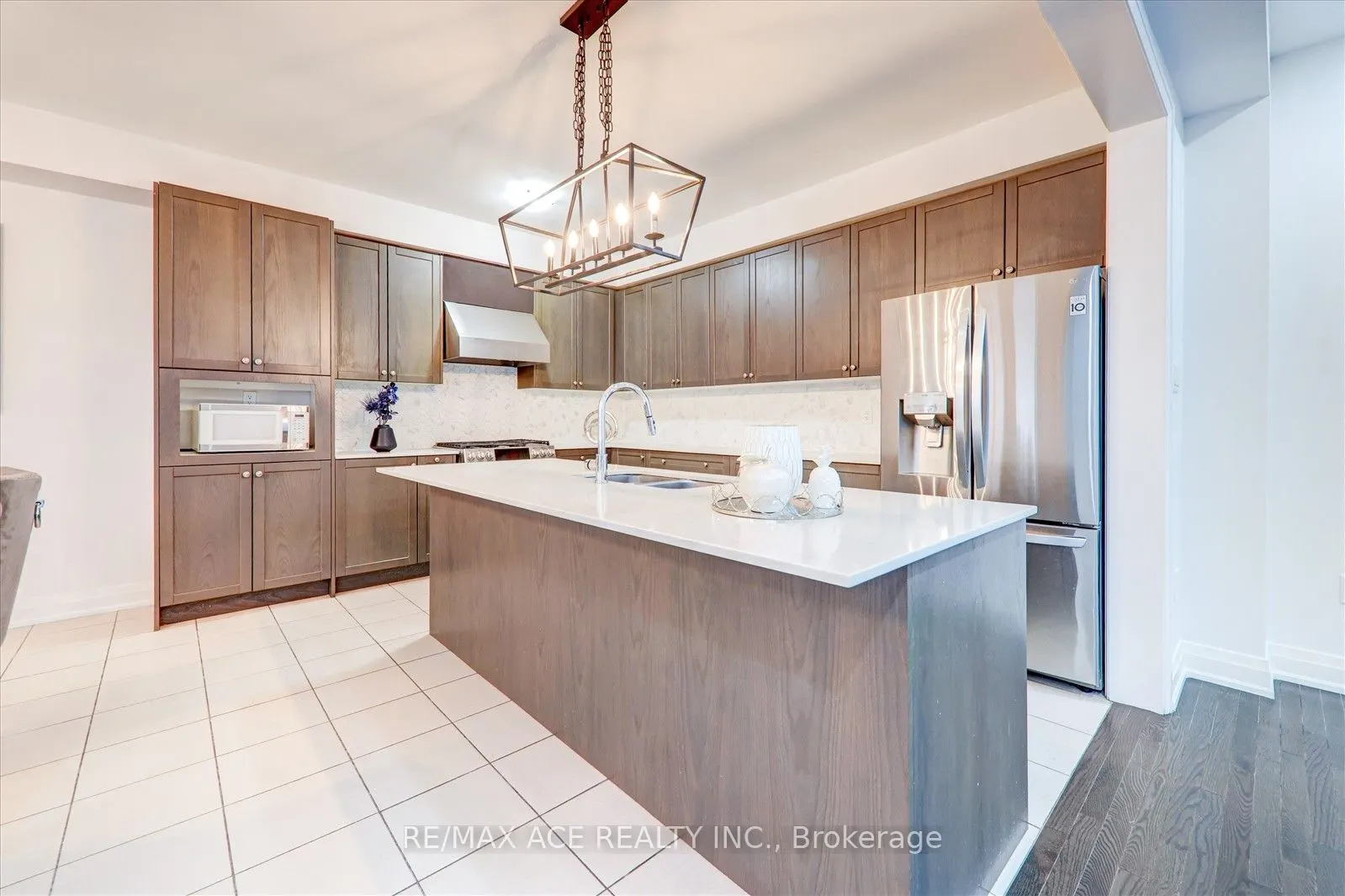 27 Hassard-Short Lane