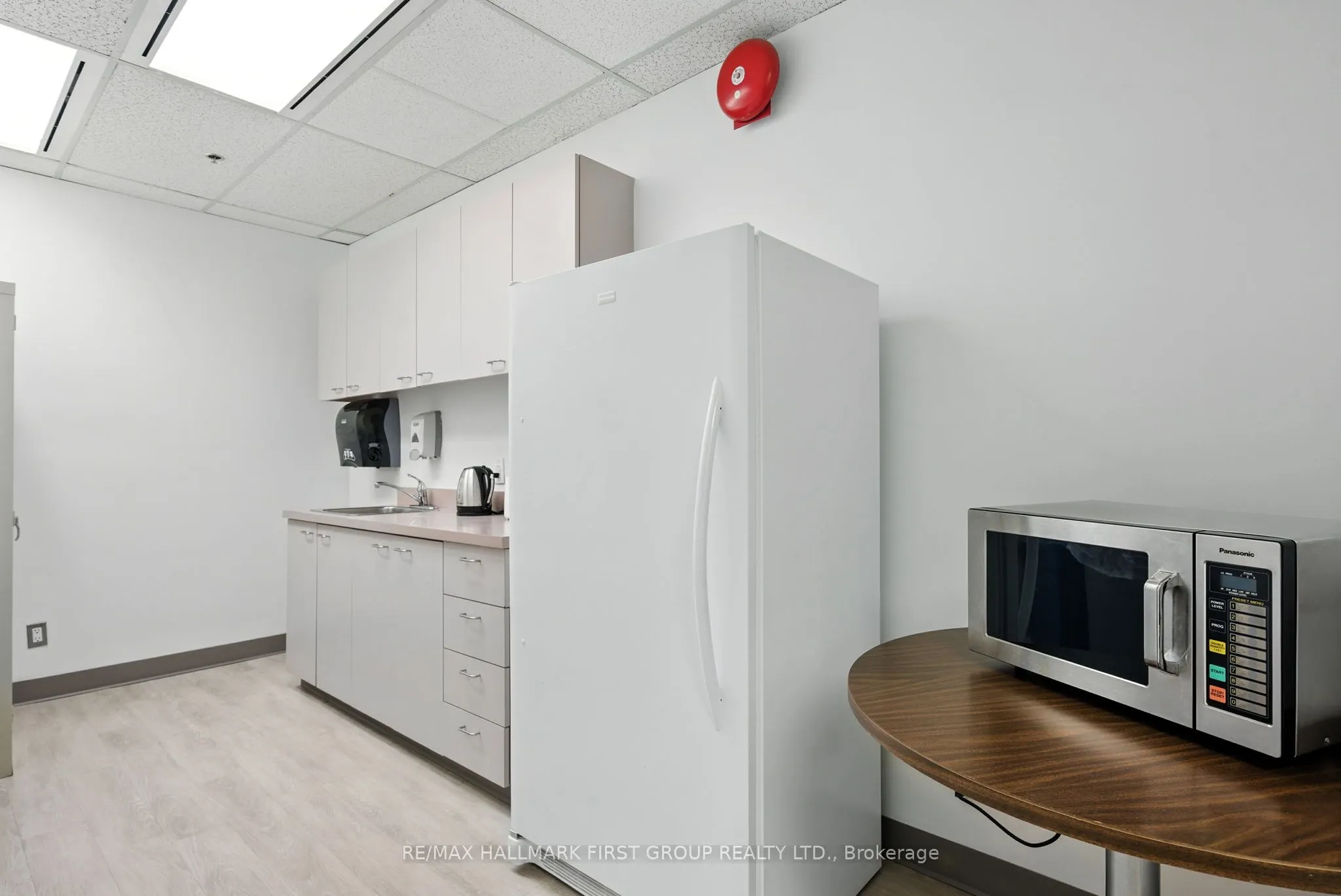 230 Westney Road S, #600 & 700