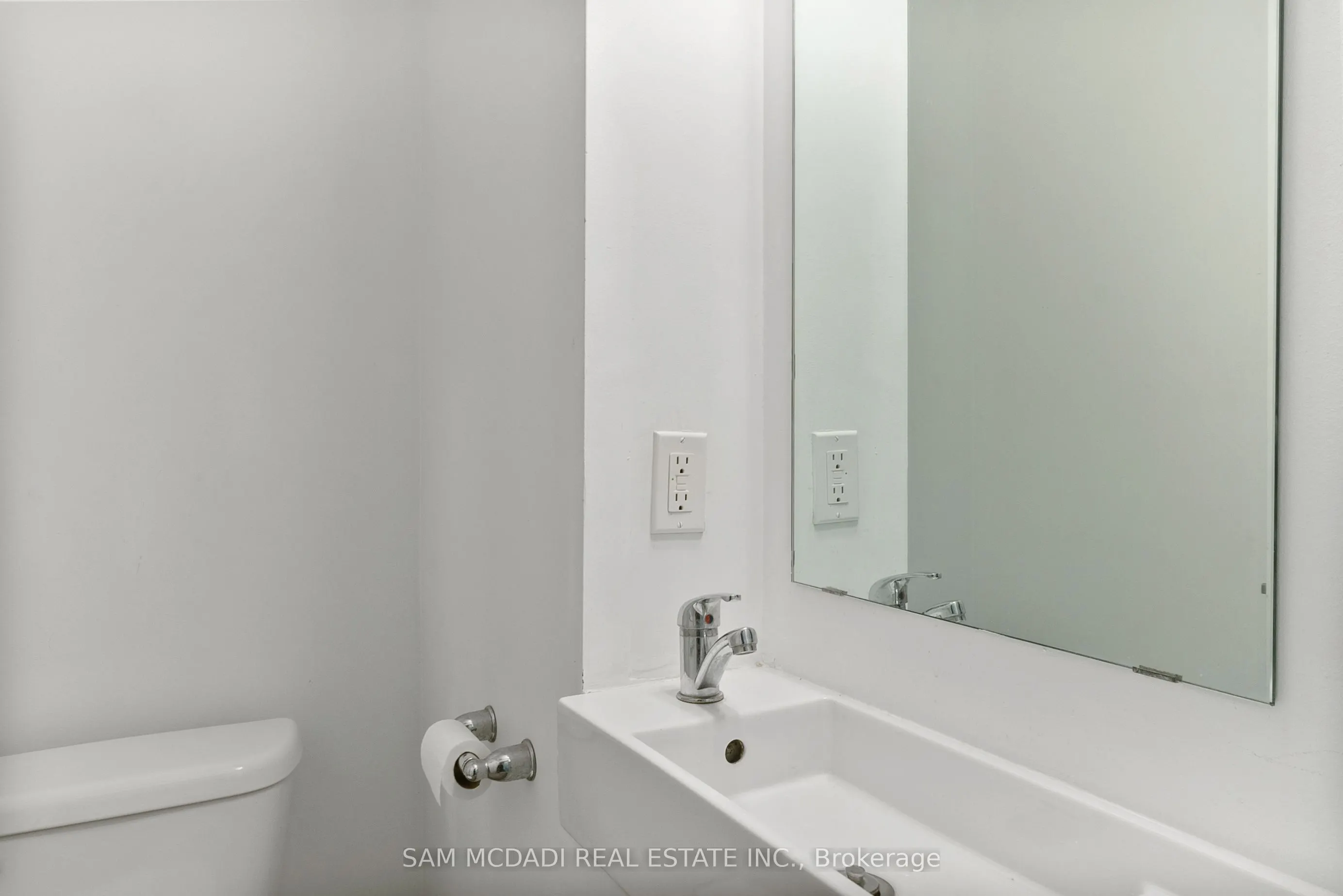 1900 Simcoe Street N, #319