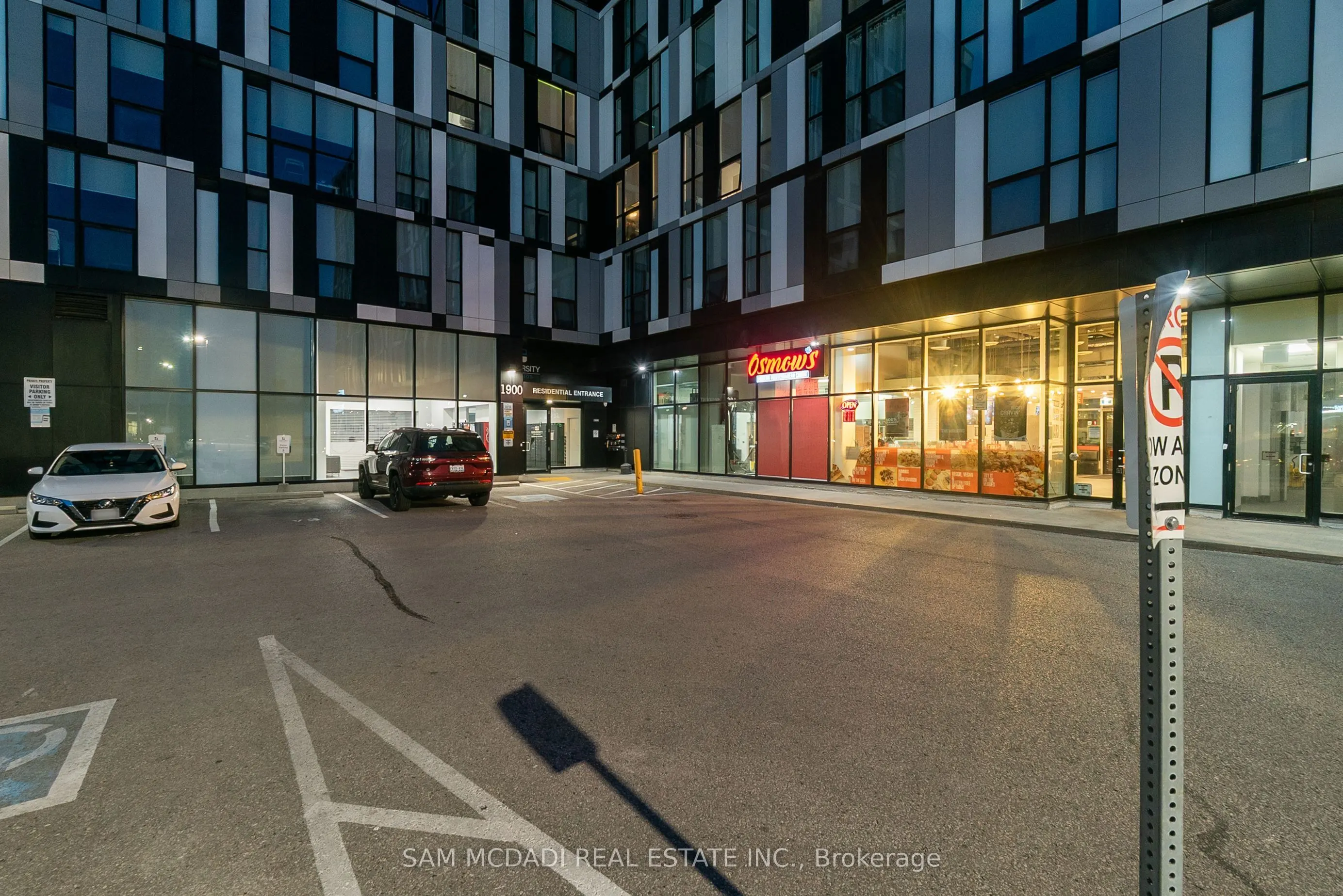 1900 Simcoe Street N, #319