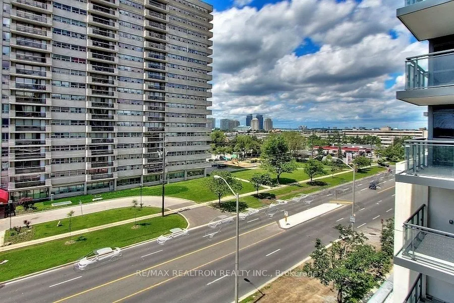 20 Meadowglen Place, #534