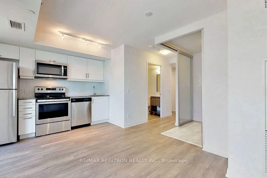 20 Meadowglen Place, #534