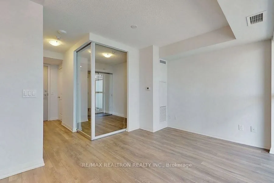 20 Meadowglen Place, #534
