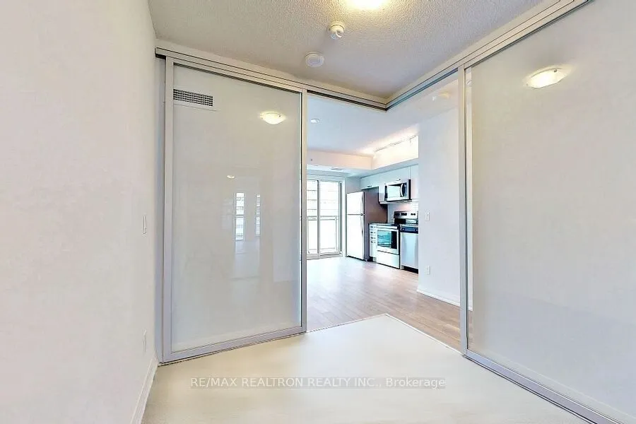 20 Meadowglen Place, #534