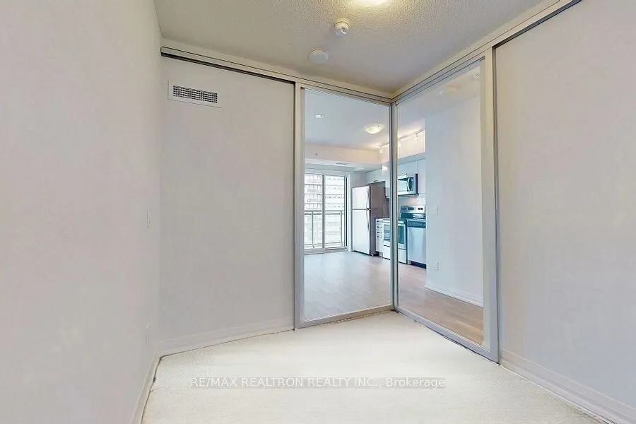 20 Meadowglen Place, #534