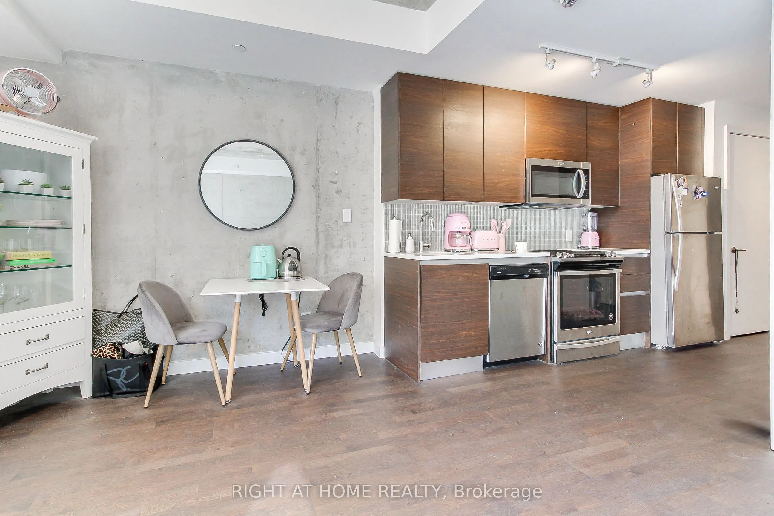 246 Logan Avenue, #206