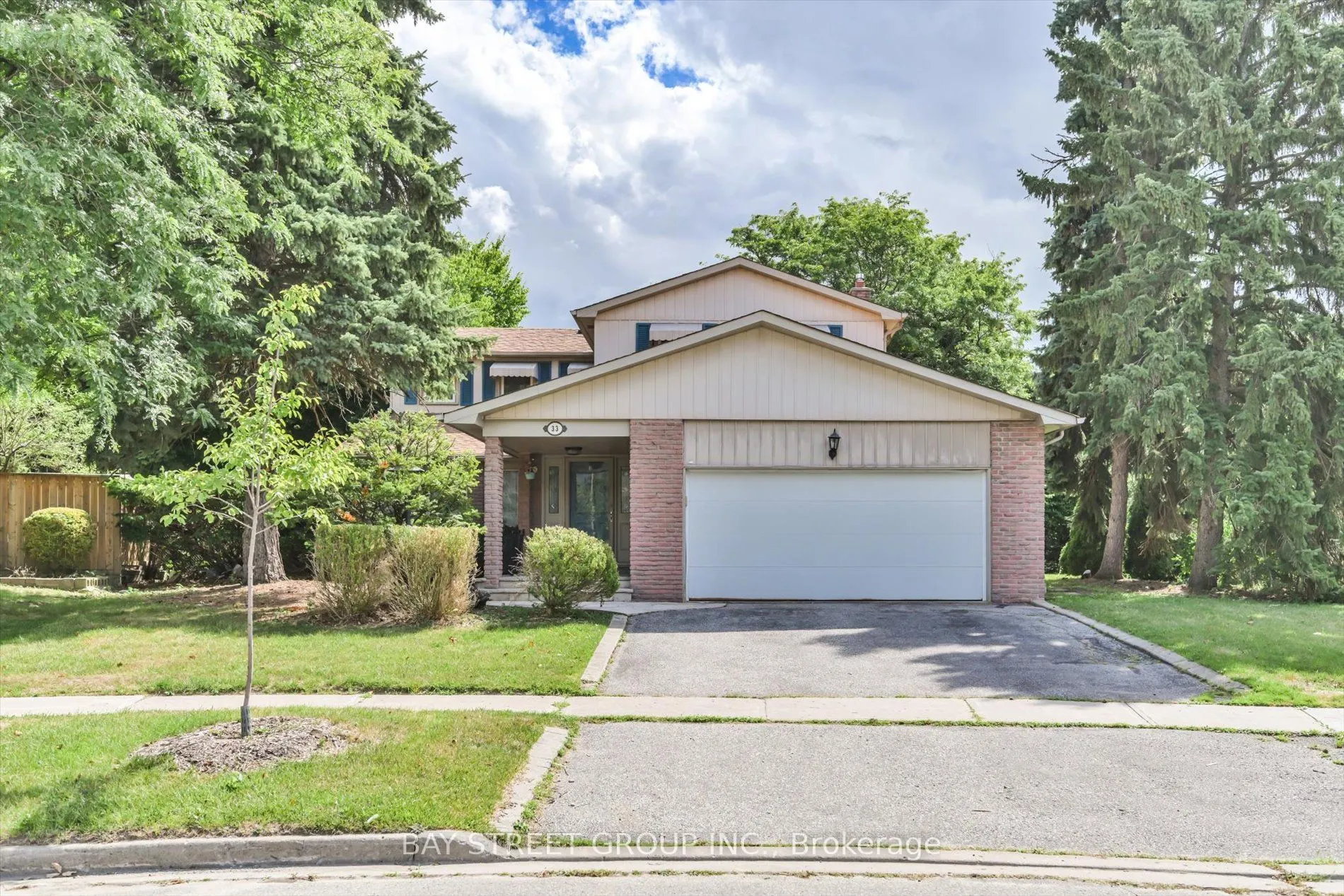 33 Kilchurn Castle Drive
