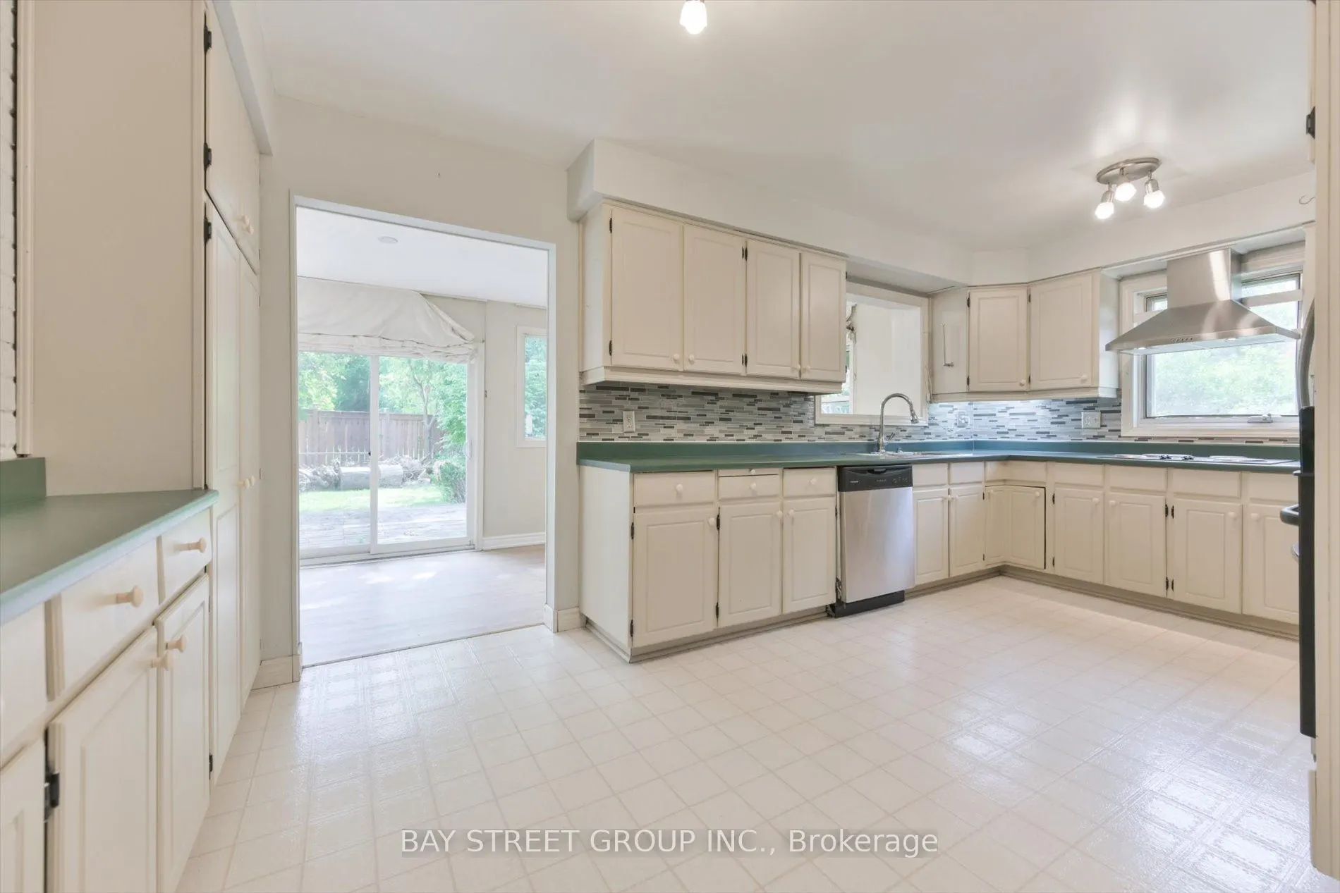 33 Kilchurn Castle Drive
