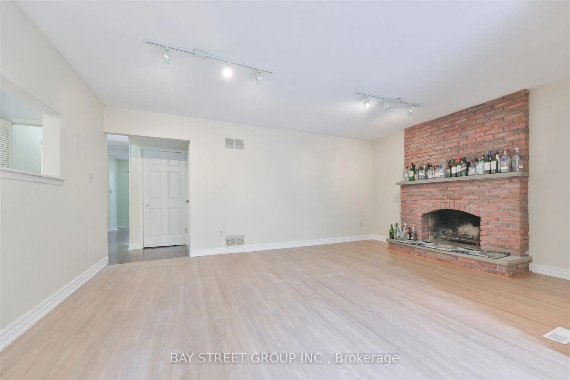 33 Kilchurn Castle Drive