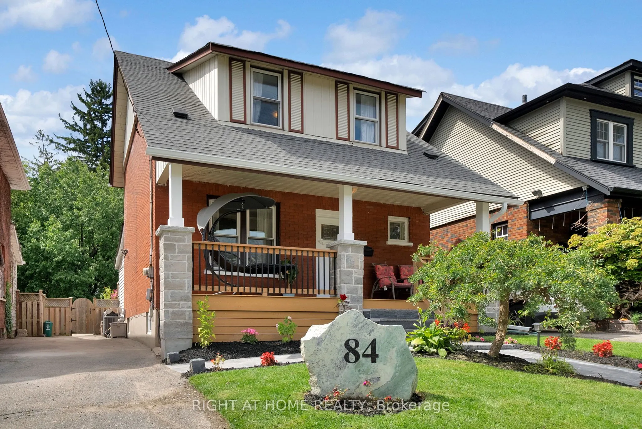 840 Oshawa Boulevard N