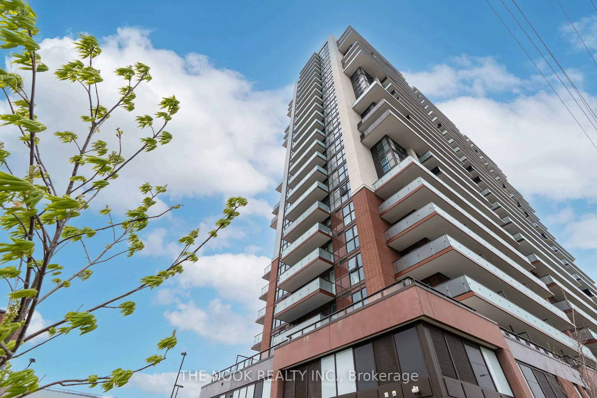 2550 Simcoe Street N, #805