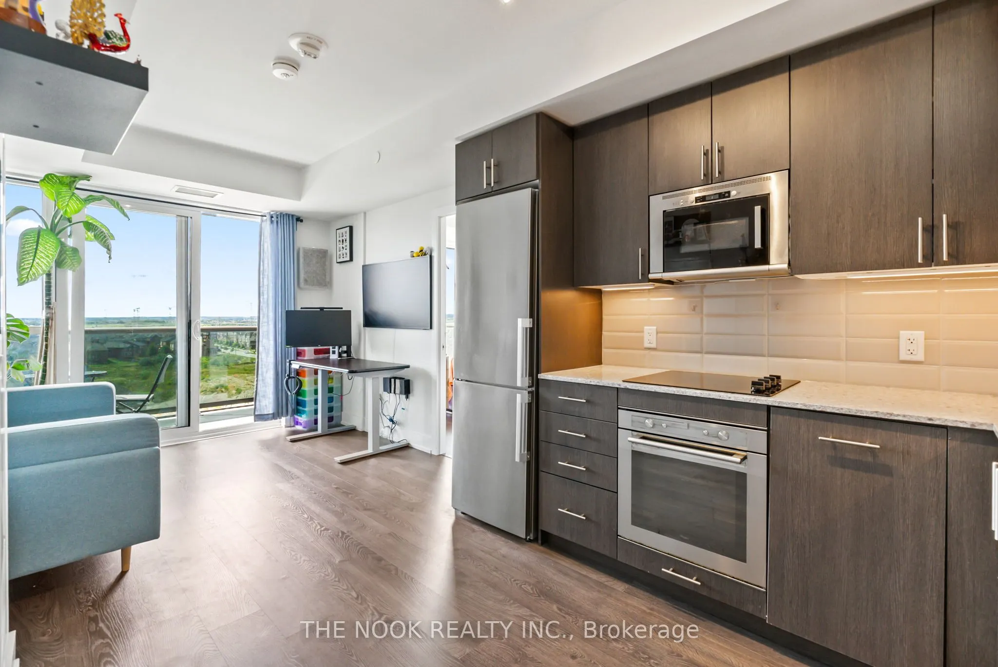 2550 Simcoe Street N, #805