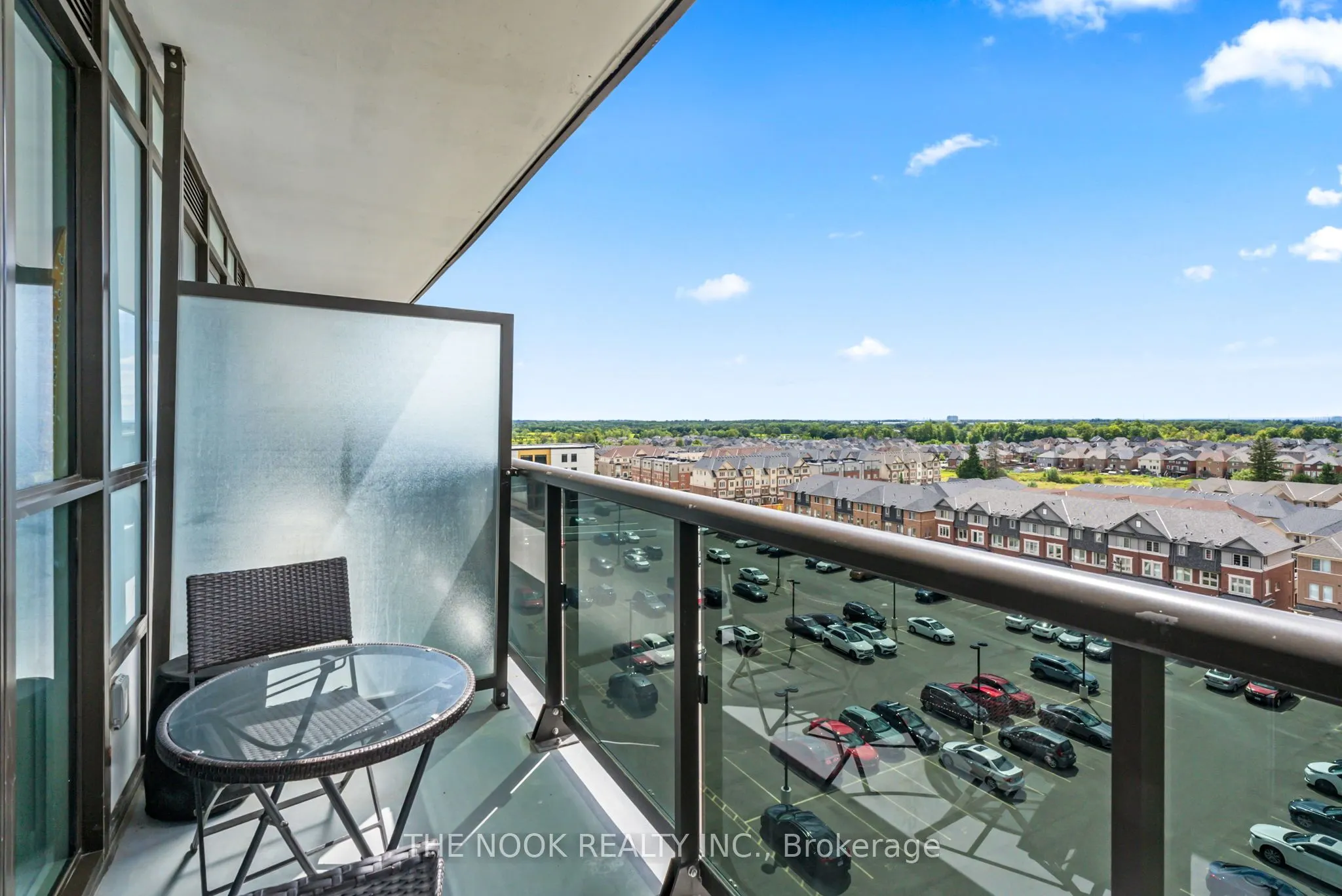 2550 Simcoe Street N, #805
