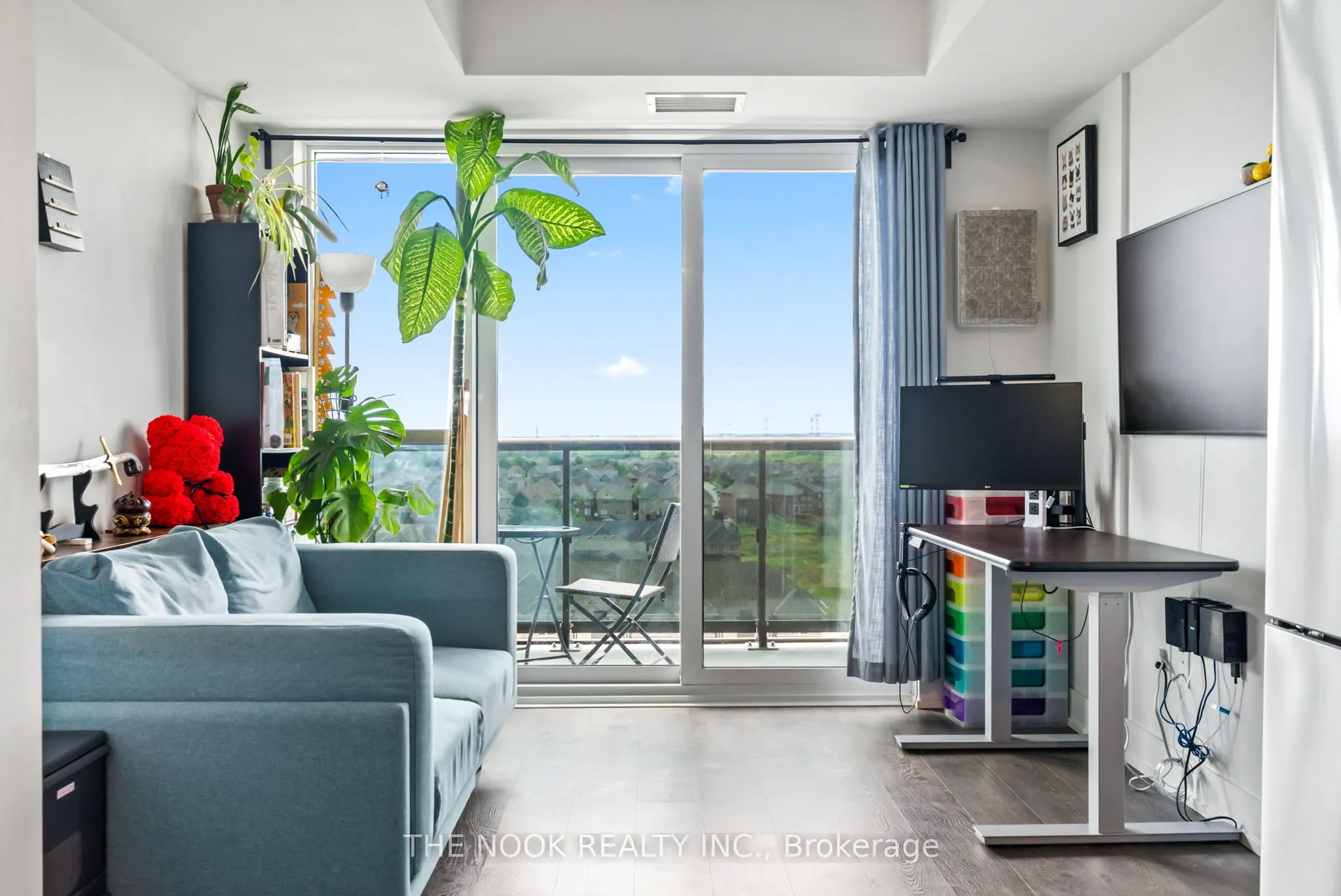 2550 Simcoe Street N, #805