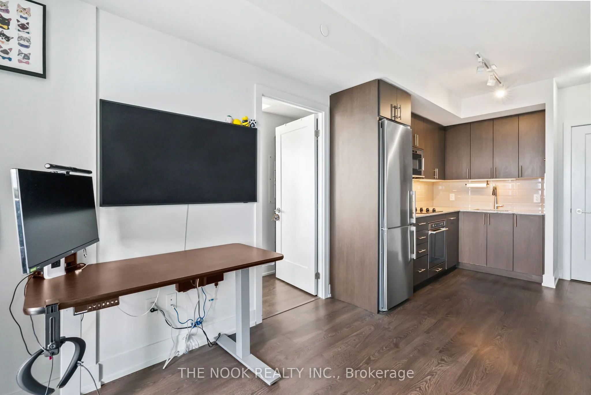2550 Simcoe Street N, #805